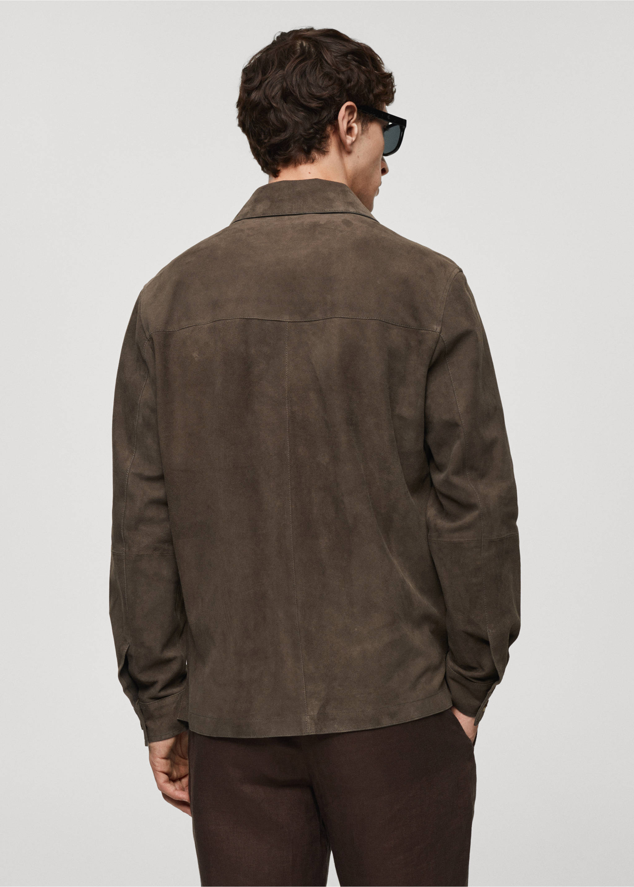 Suede jacket with pockets - Reverse of the article, Coffee. Ref: 67086310-00.