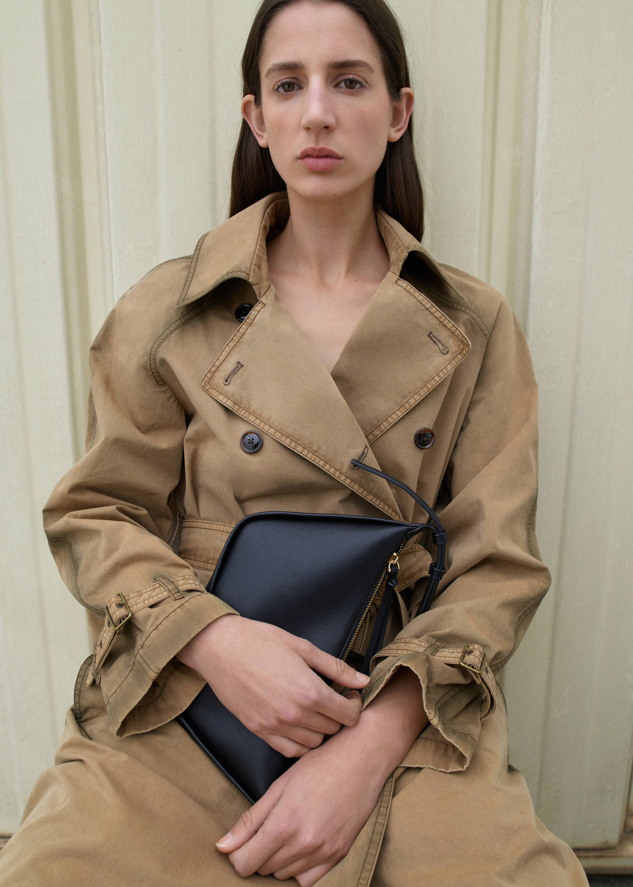 Worn-effect trench coat - Details of the article 9, Brown. Ref: 67086315-00.
