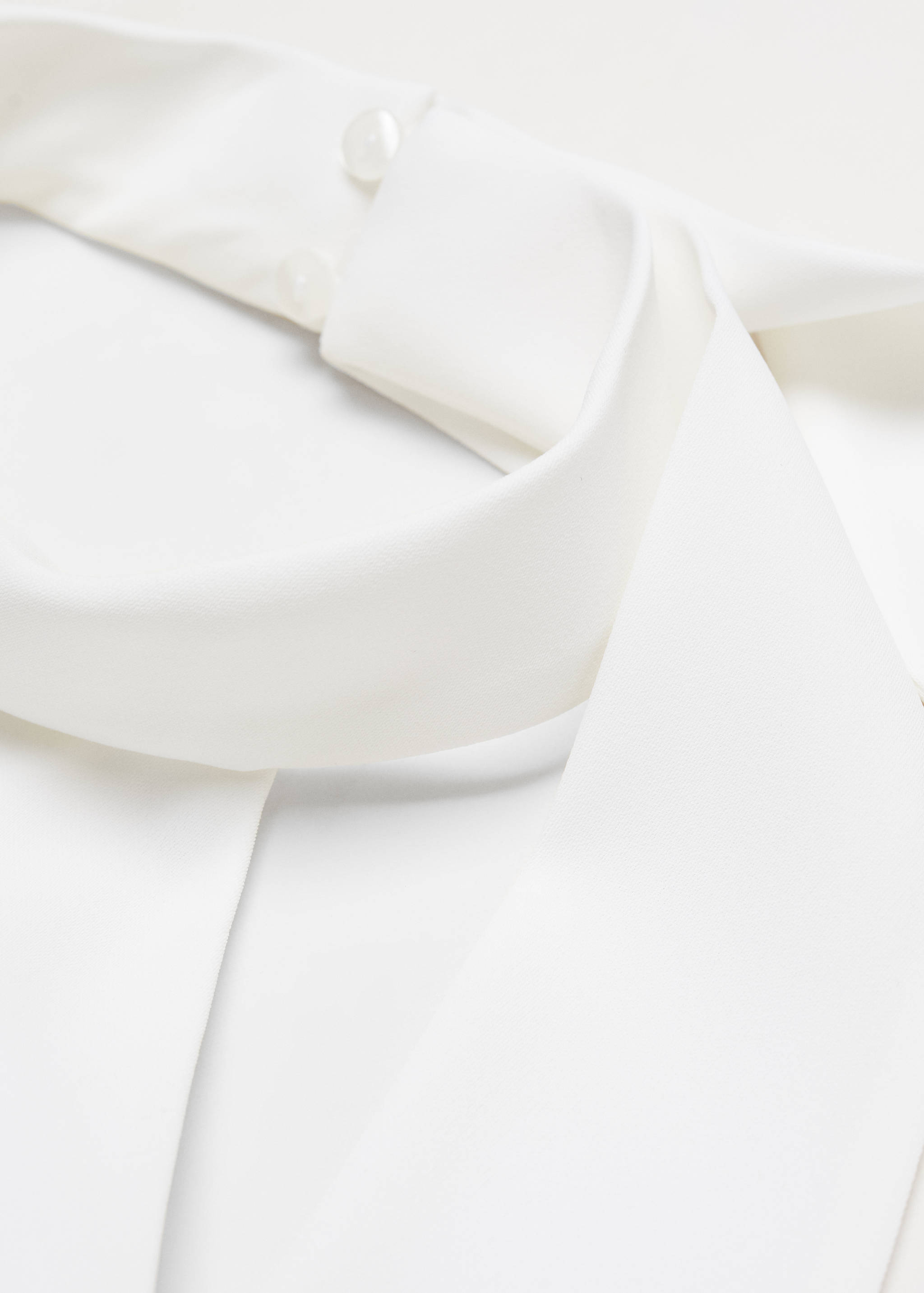 Halter-neck open-back dress - Details of the article 8