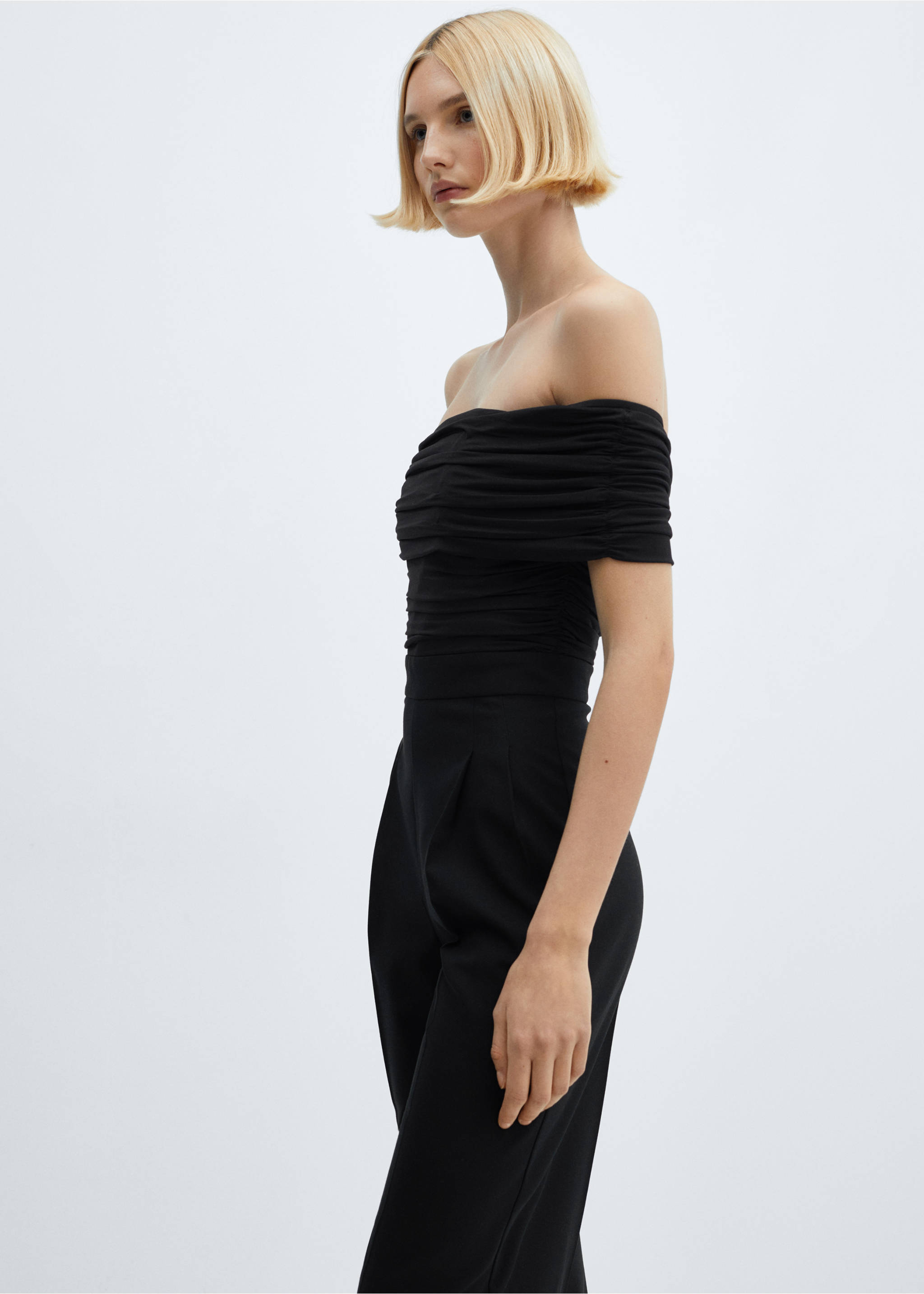 Off-the-shoulder jumpsuit with gathered detail - Details of the article 6, Black. Ref: 67086342-00.