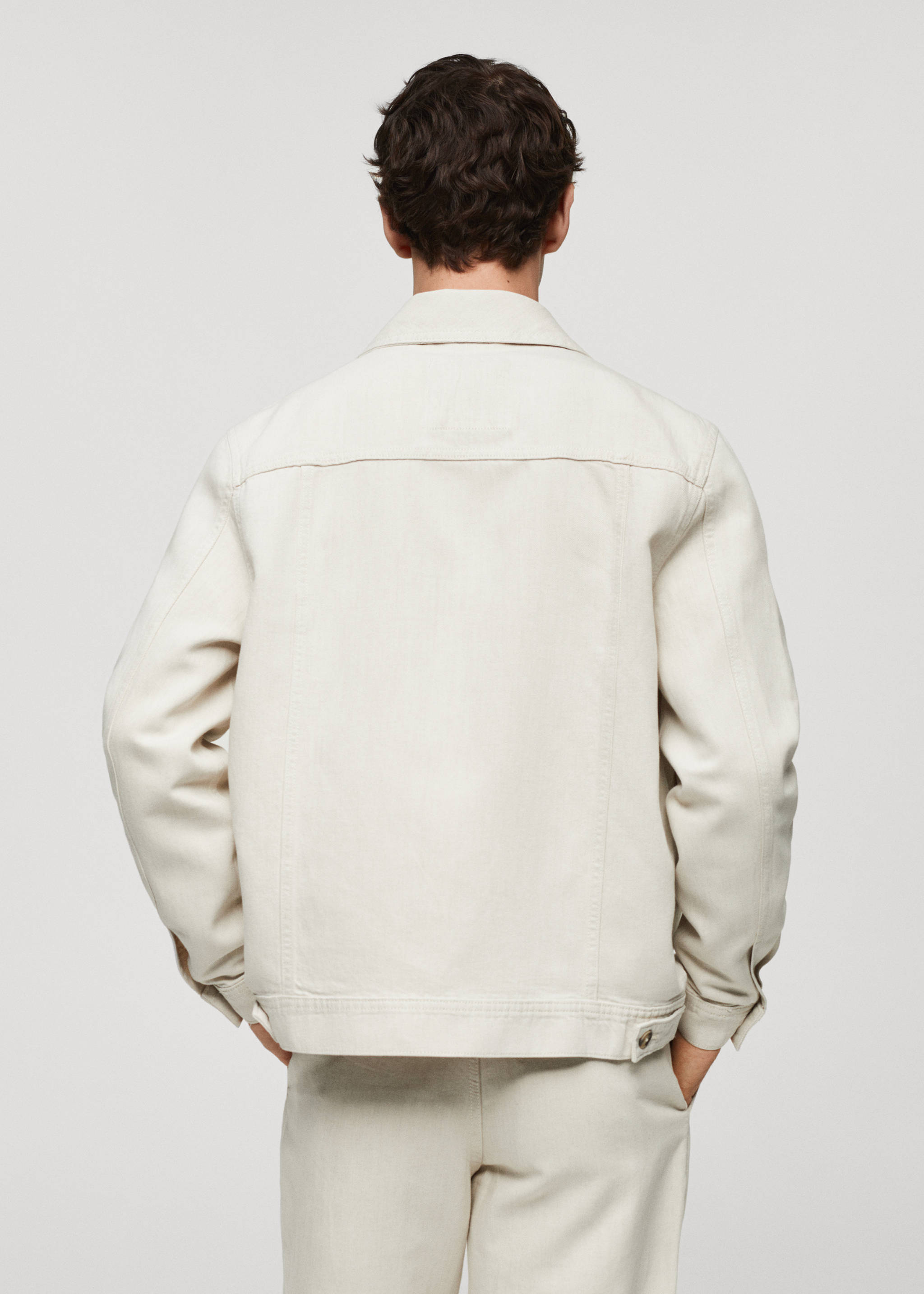 Sobrecamisa de algodão e linho com bolsos - Verso do artigo