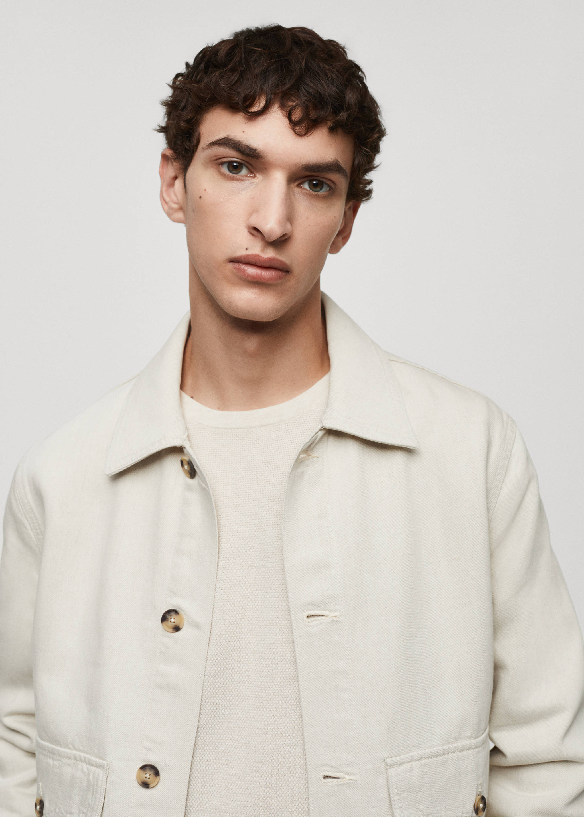 Sobrecamisa de algodão e linho com bolsos - Pormenor do artigo 1