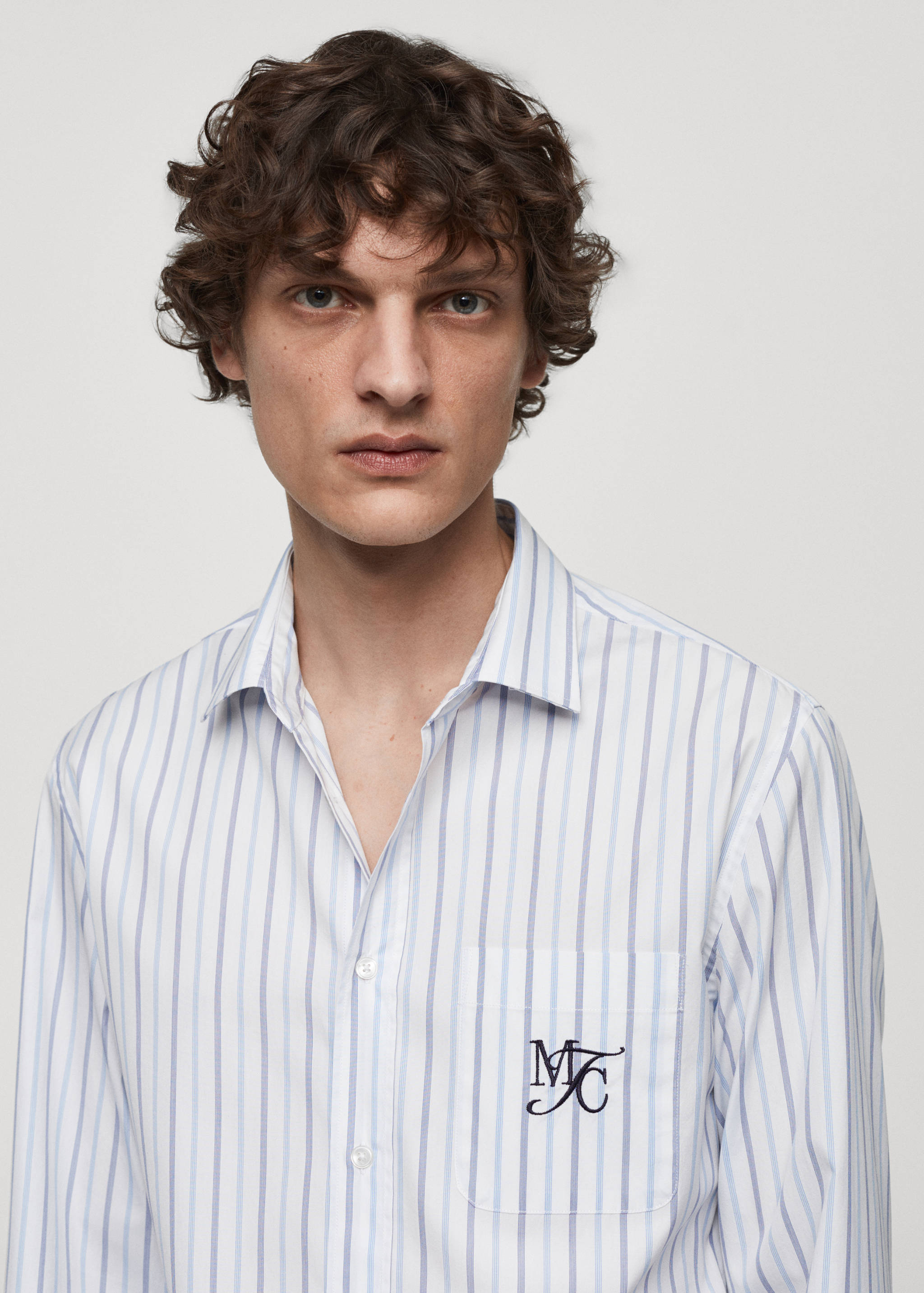 Besticktes Classic-Fit-Streifenhemd aus Baumwolle - Detail des Artikels 1