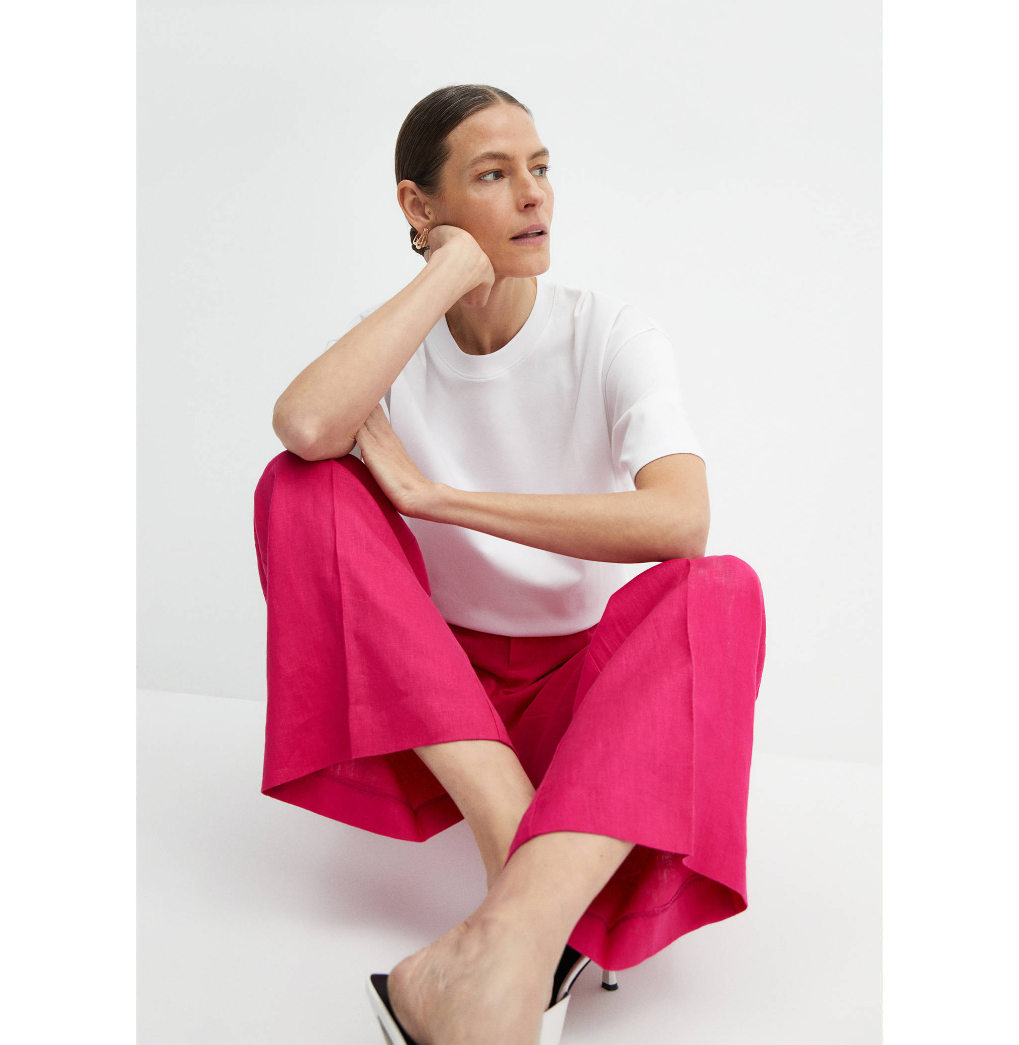 100% linen trousers with pleats - Details of the article 3
