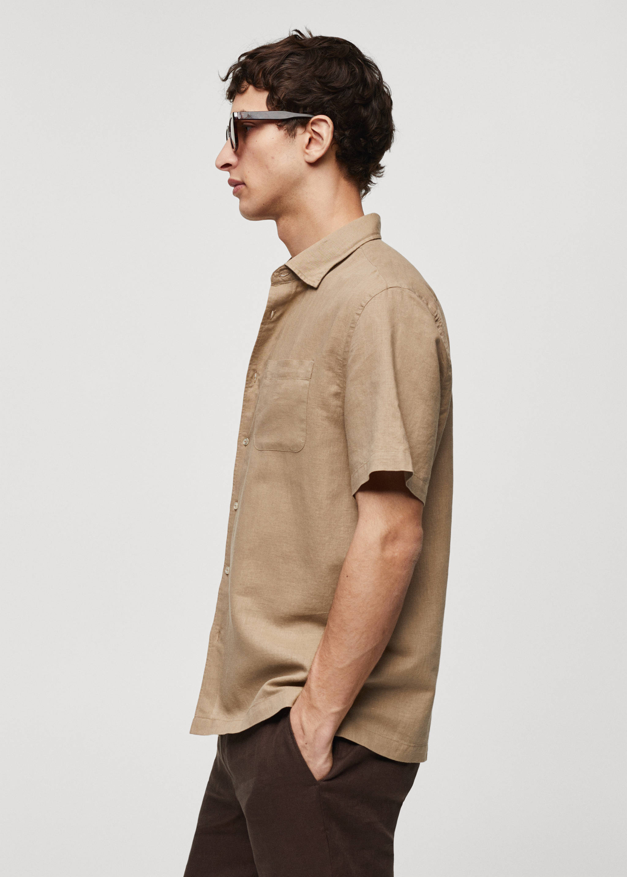 Regular-fit linen shirt with pocket - Details of the article 2