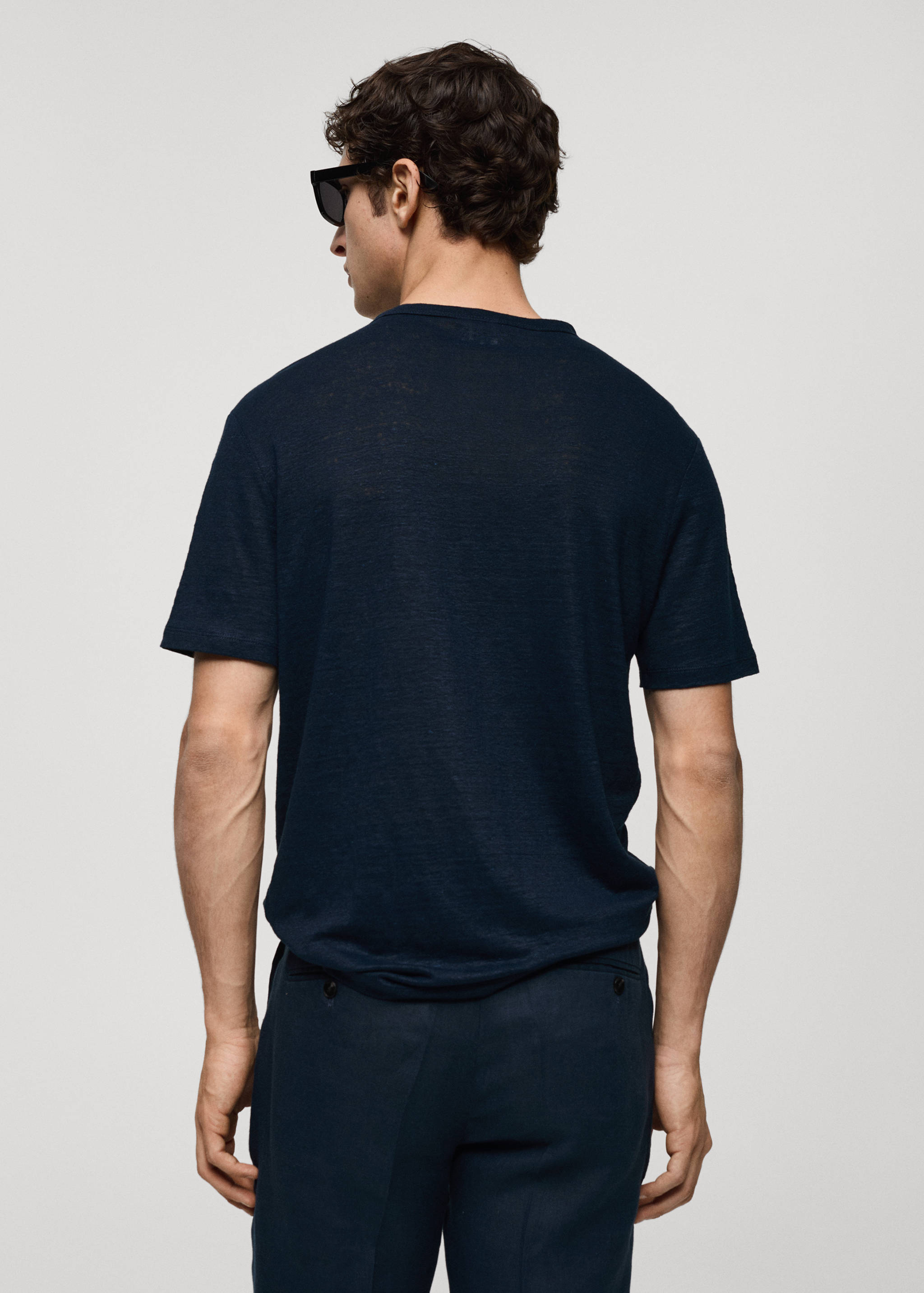 Slim Fit-T-Shirt aus 100 % Leinen - Rückseite des Artikels