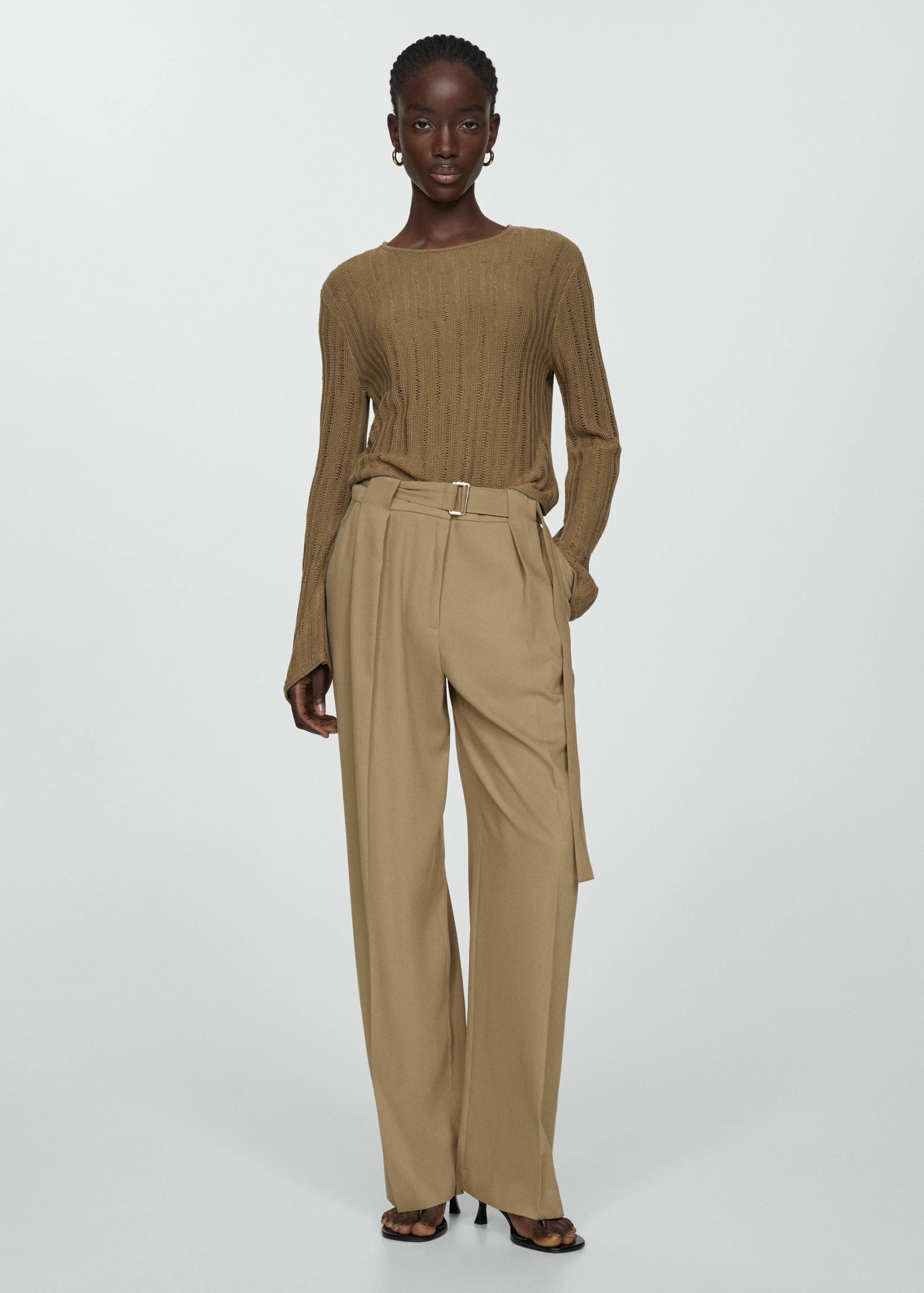 Gerade Hose mit Gürtel - Allgemeine Ansicht