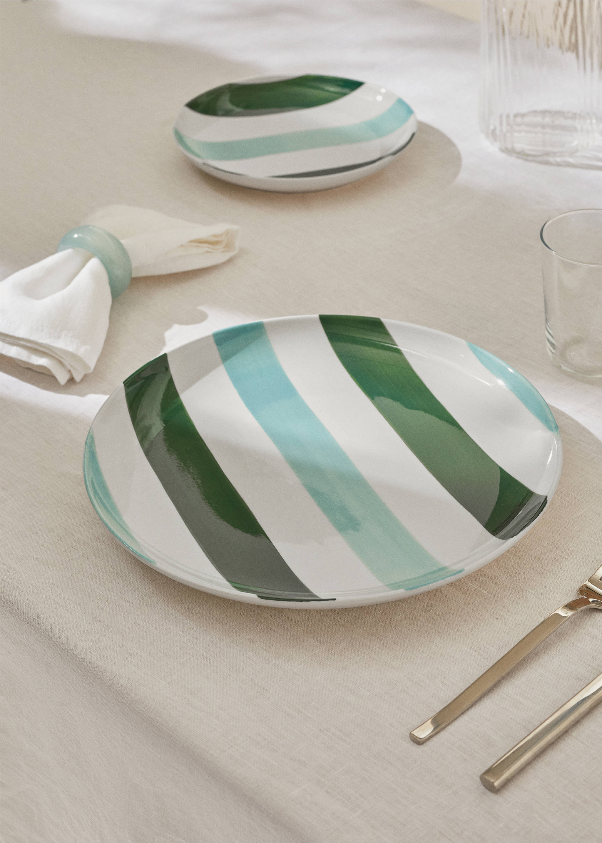 Two-tone stoneware flat plate - General plane, Green. Ref: 67088640-00.