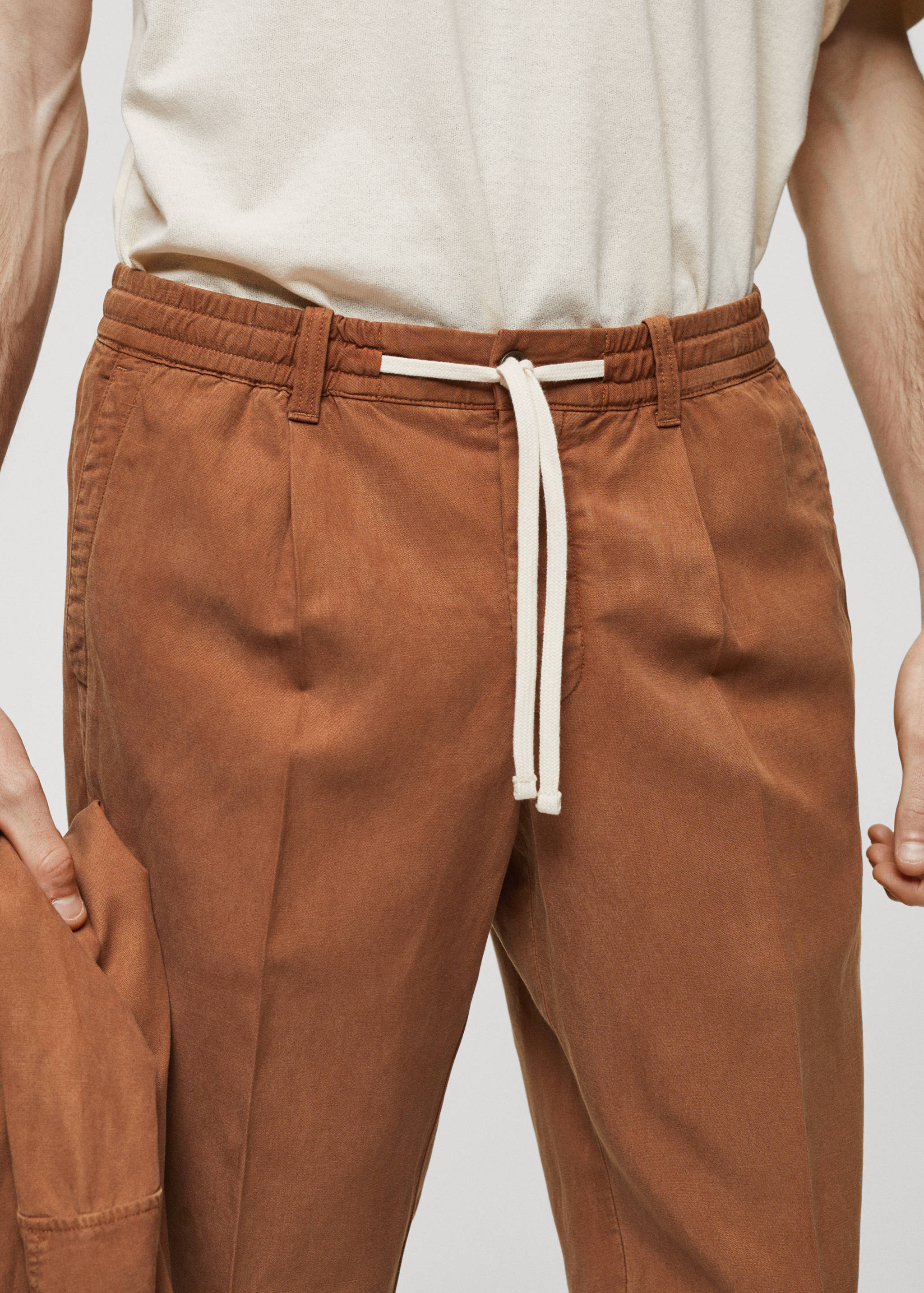 Linen-blend slim-fit pants with drawstring - Details of the article 1