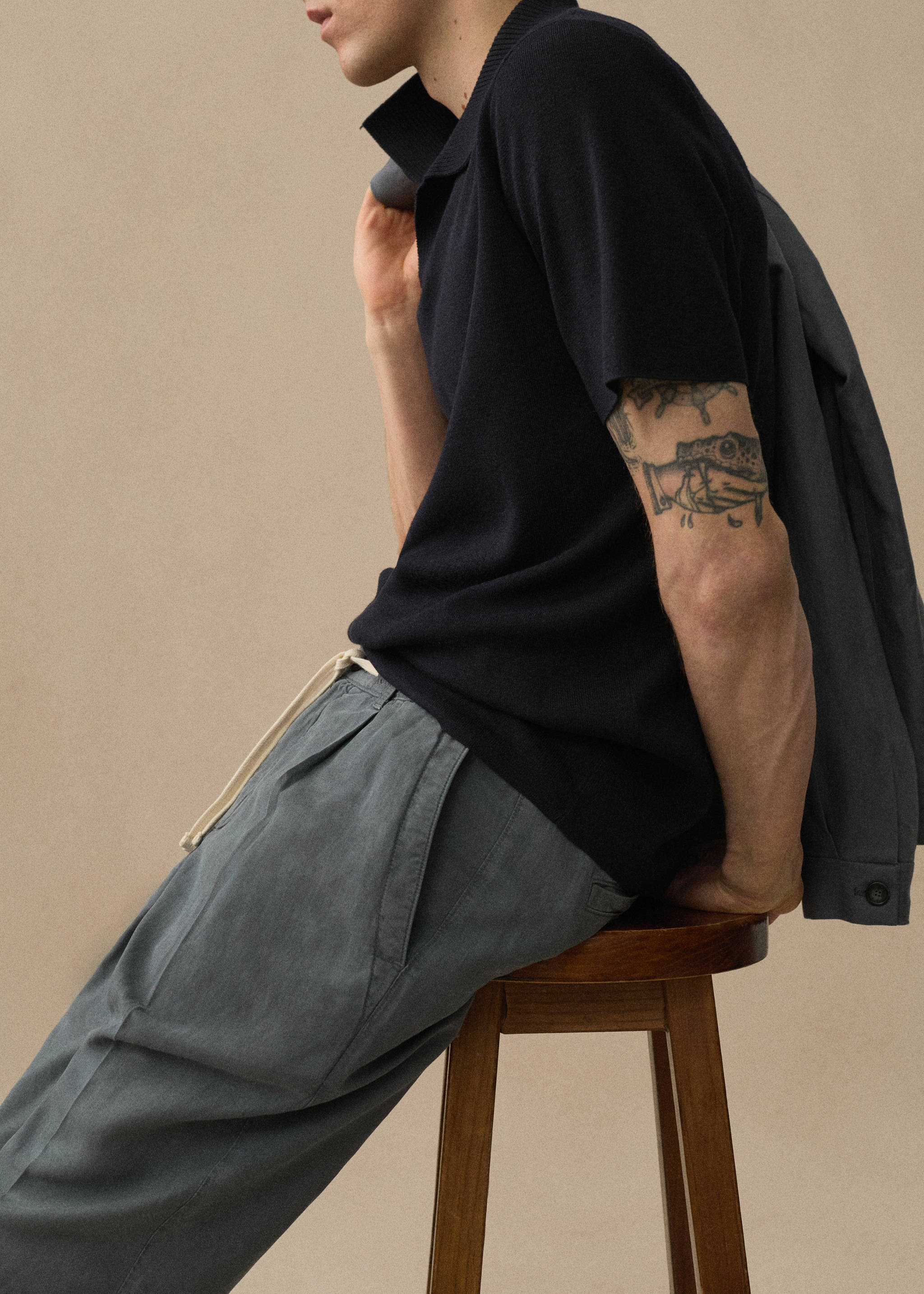 Linen-blend slim-fit pants with drawstring - Details of the article 3