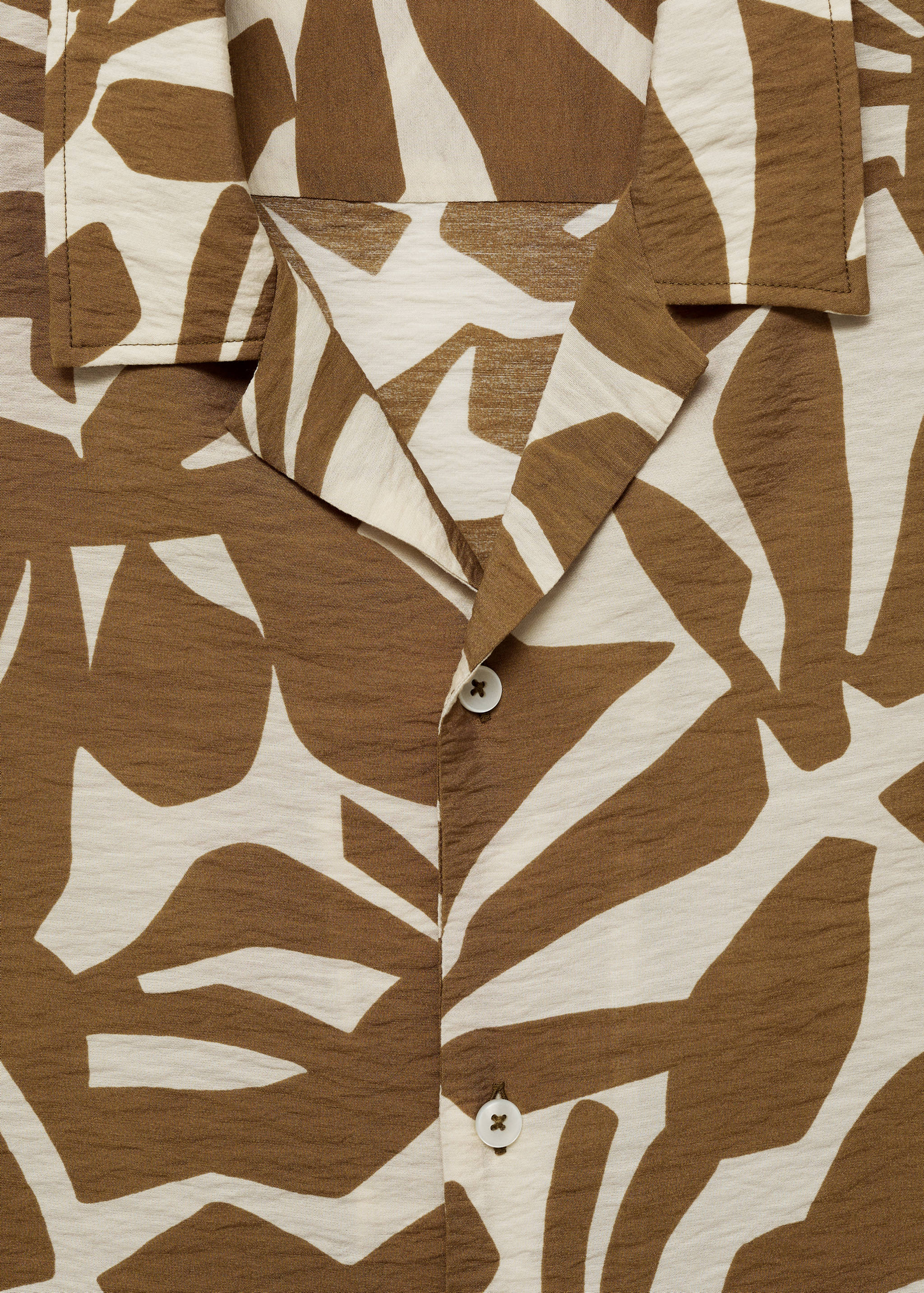 Camisa regular fit estampada textura - Detalle del artículo 8