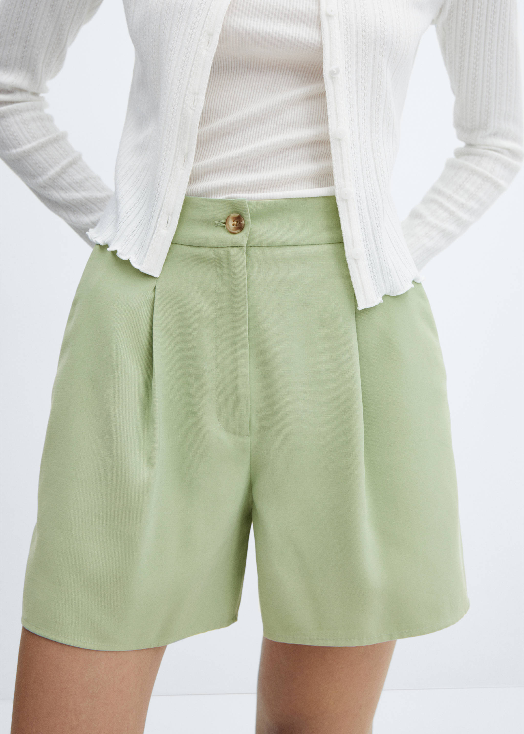 Pleated high-waist shorts - Details of the article 6