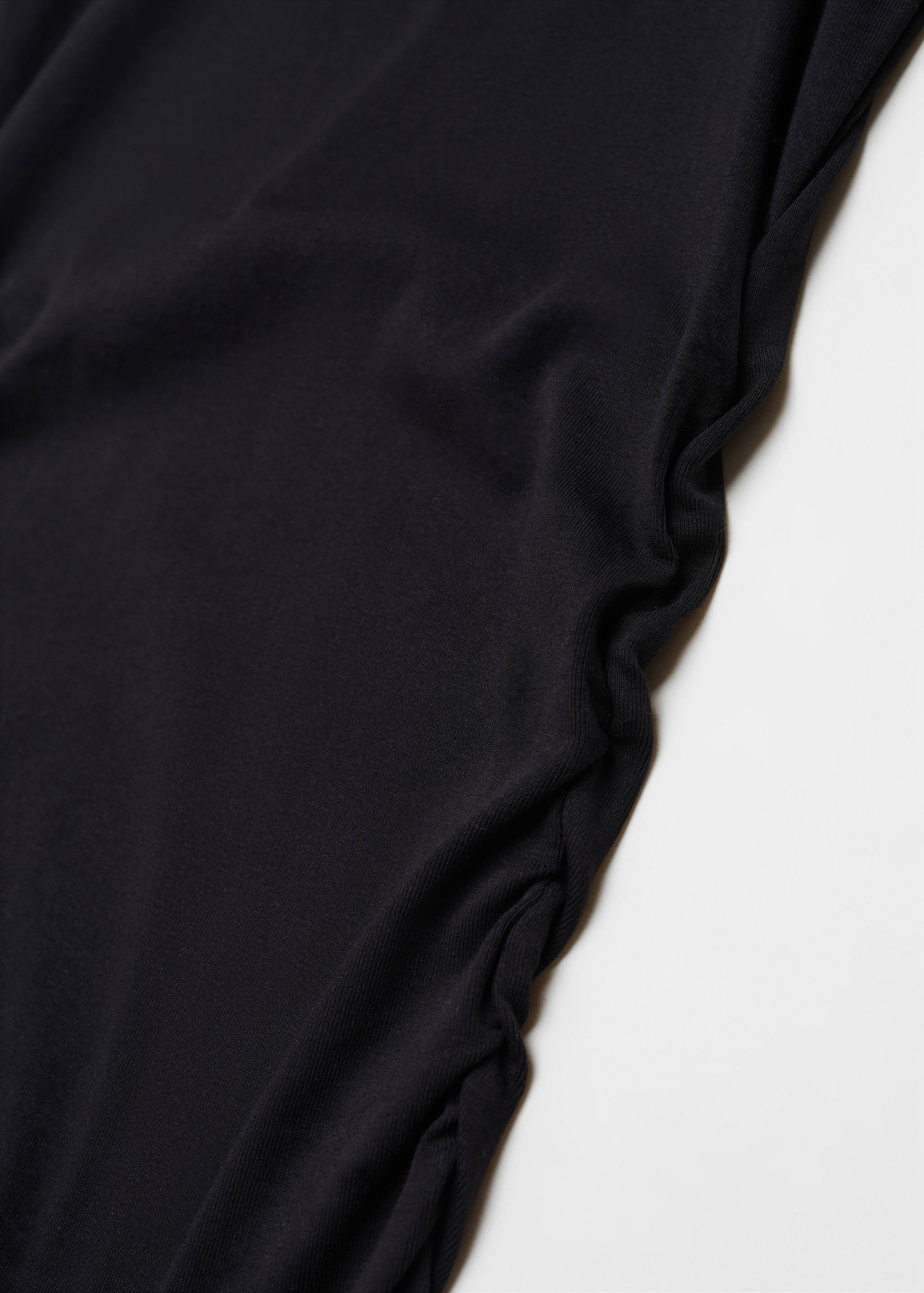 Klänning rynkade detaljer i sidan - Detaljer om artikeln 8