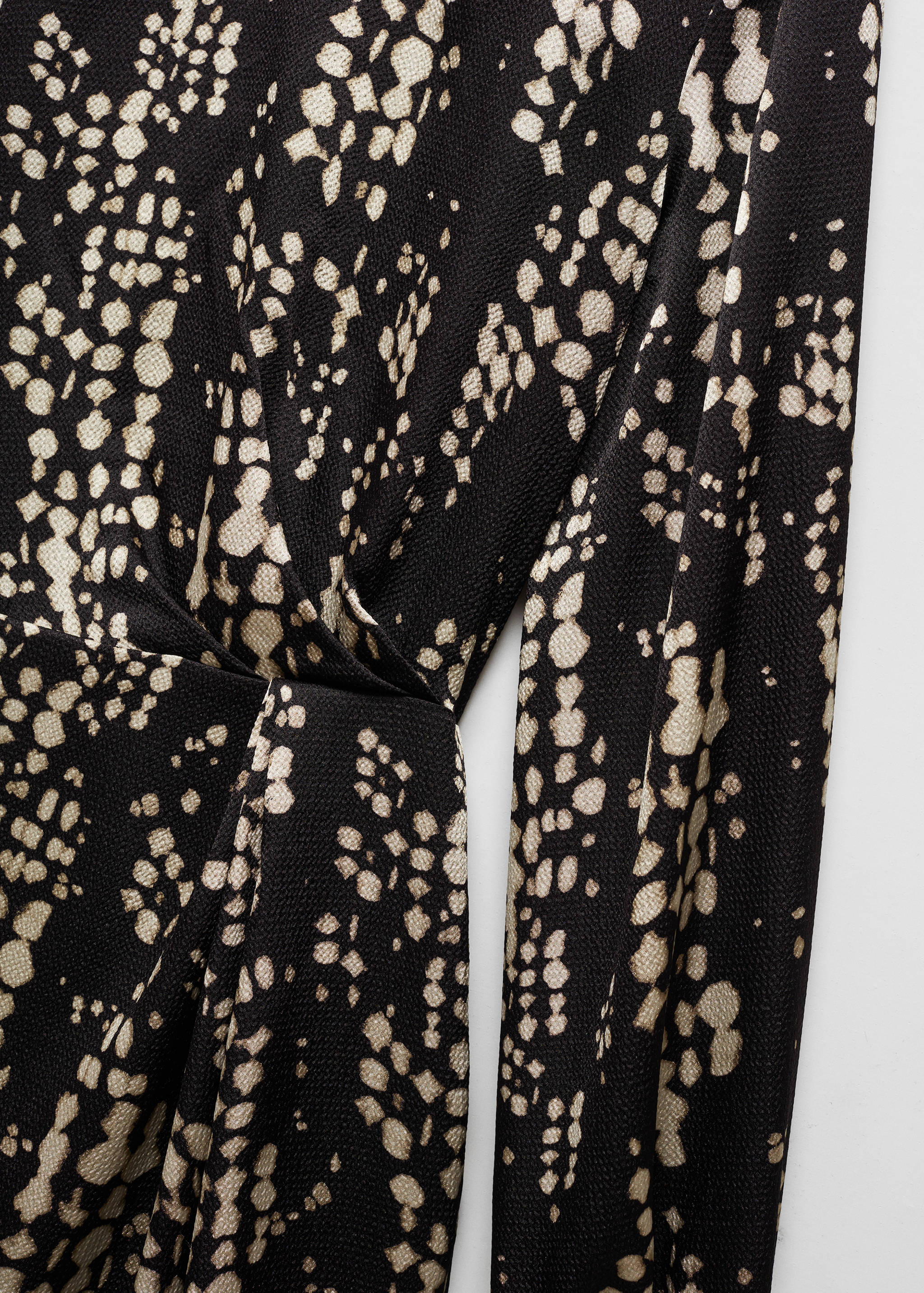 Bedrucktes Kleid mit Falten - Detail des Artikels 8