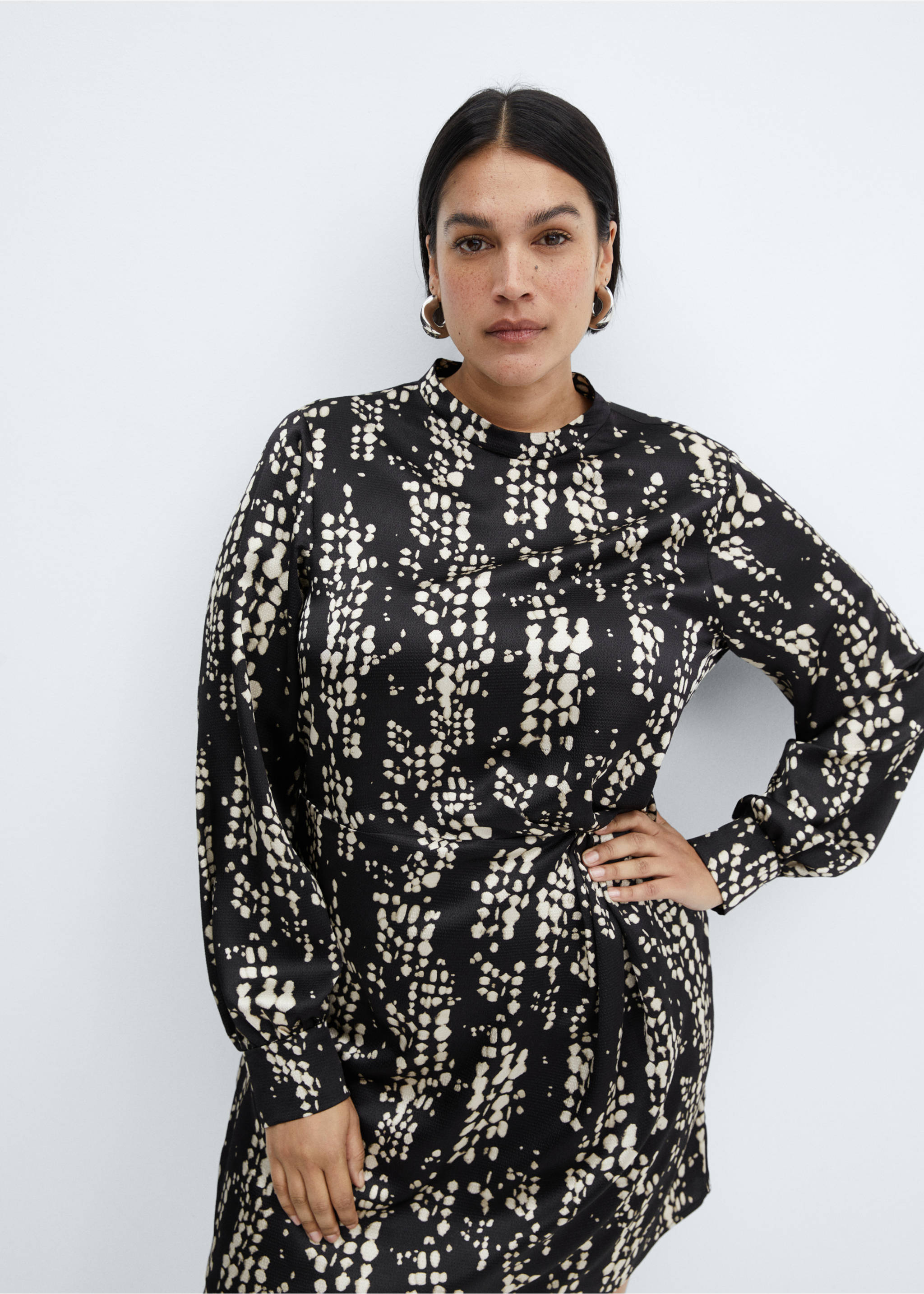 Vestito stampato pince - Dettaglio dell'articolo 5, Nero. Ref: 67090461-00.