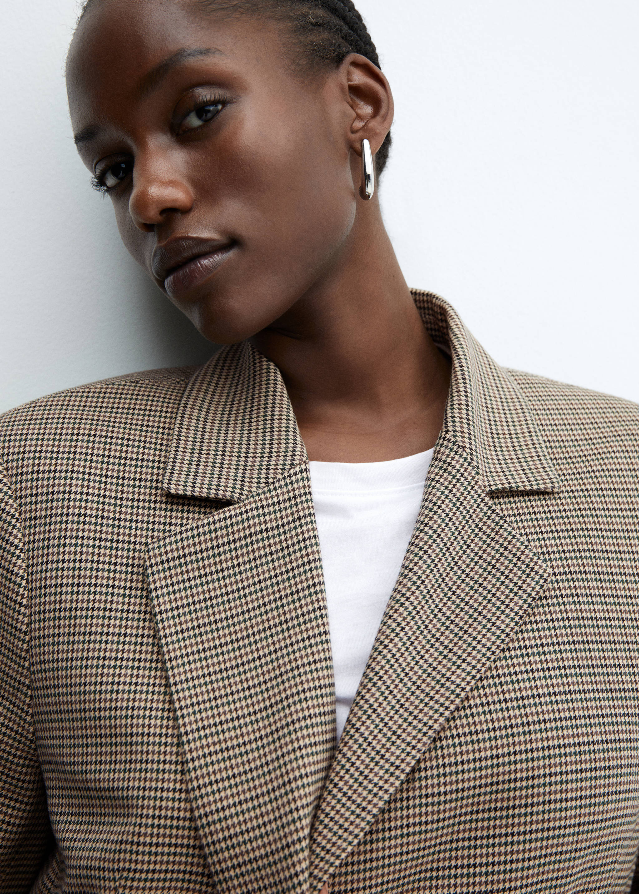 Double-breasted blazer with button - Details of the article 4