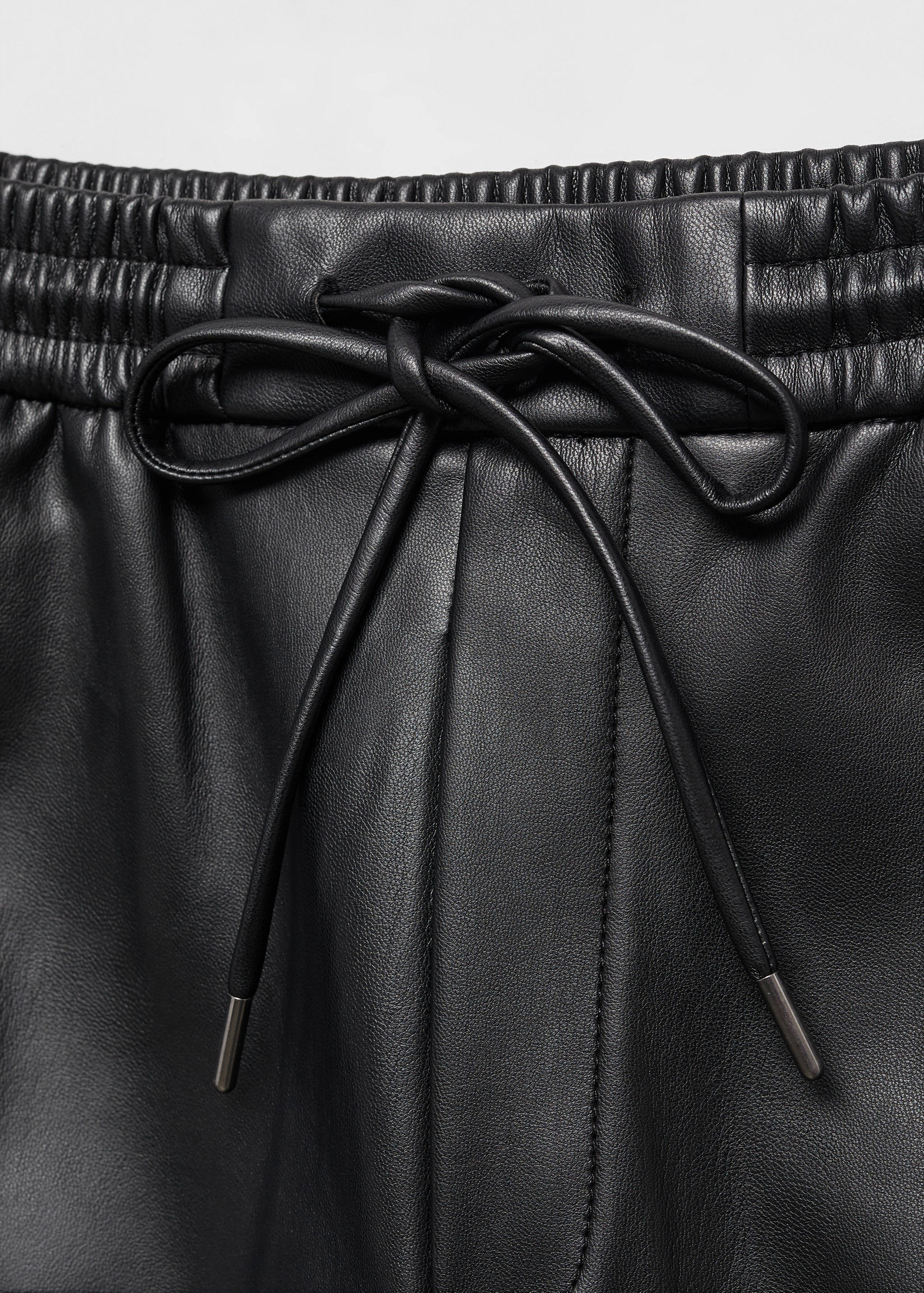 Hose mit elastischem Bund in Leder-Effekt - Detail des Artikels 8