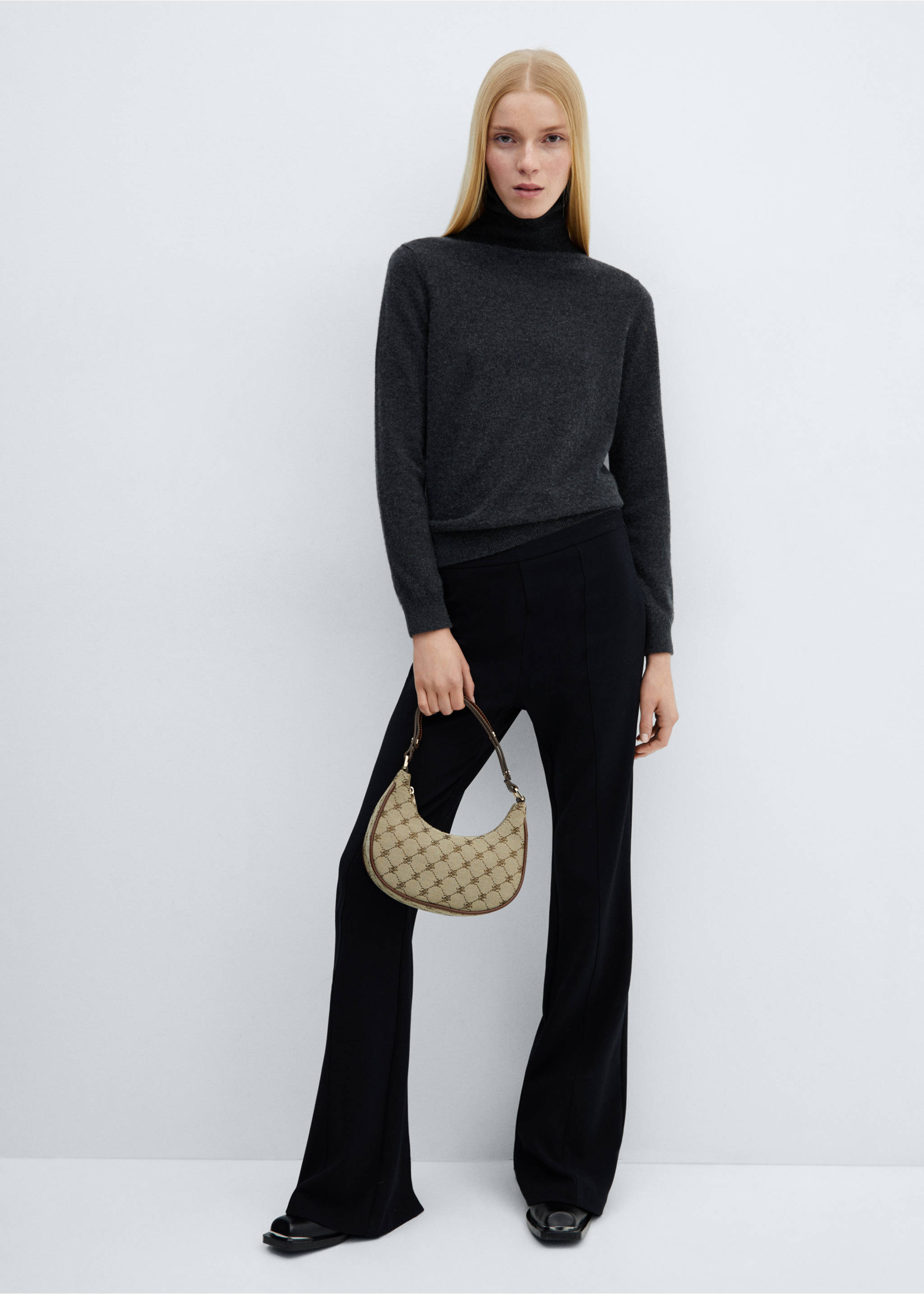 Jacquard shoulder bag - Details of the article 9, Brown. Ref: 67090475-00.