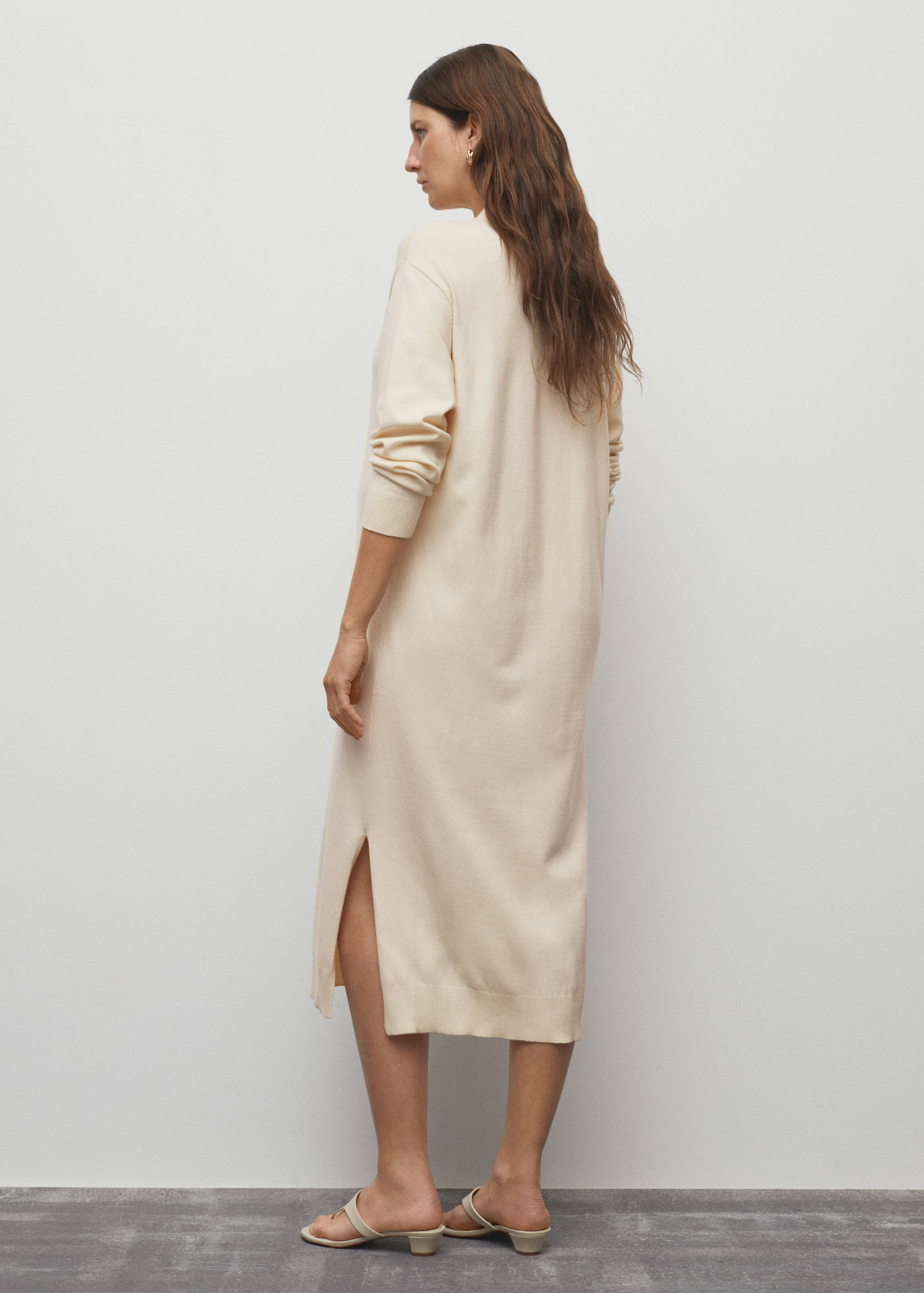 Round-neck knitted dress - Reverse of the article