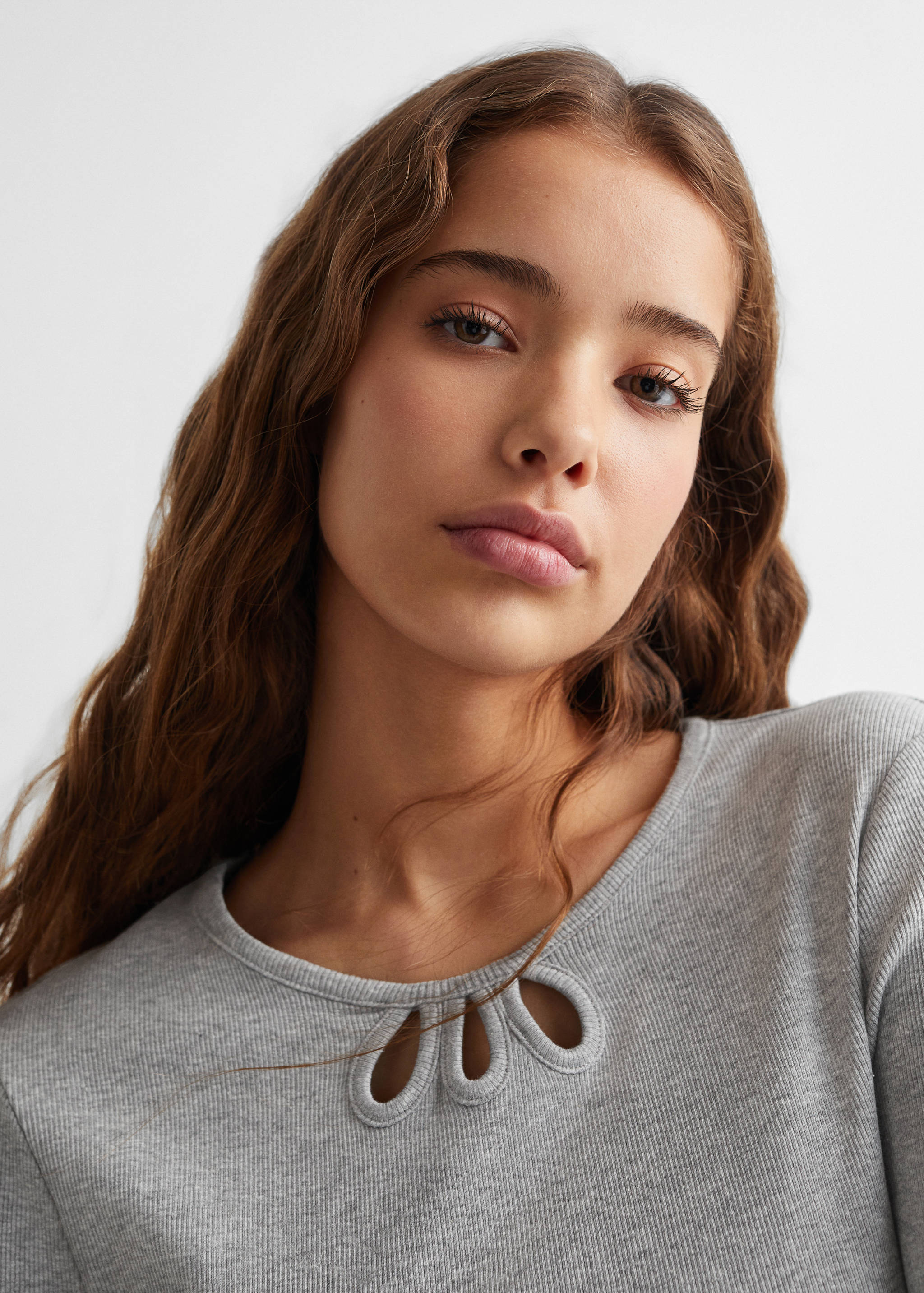 Long-sleeve t-shirt with cut-out - Details of the article 1