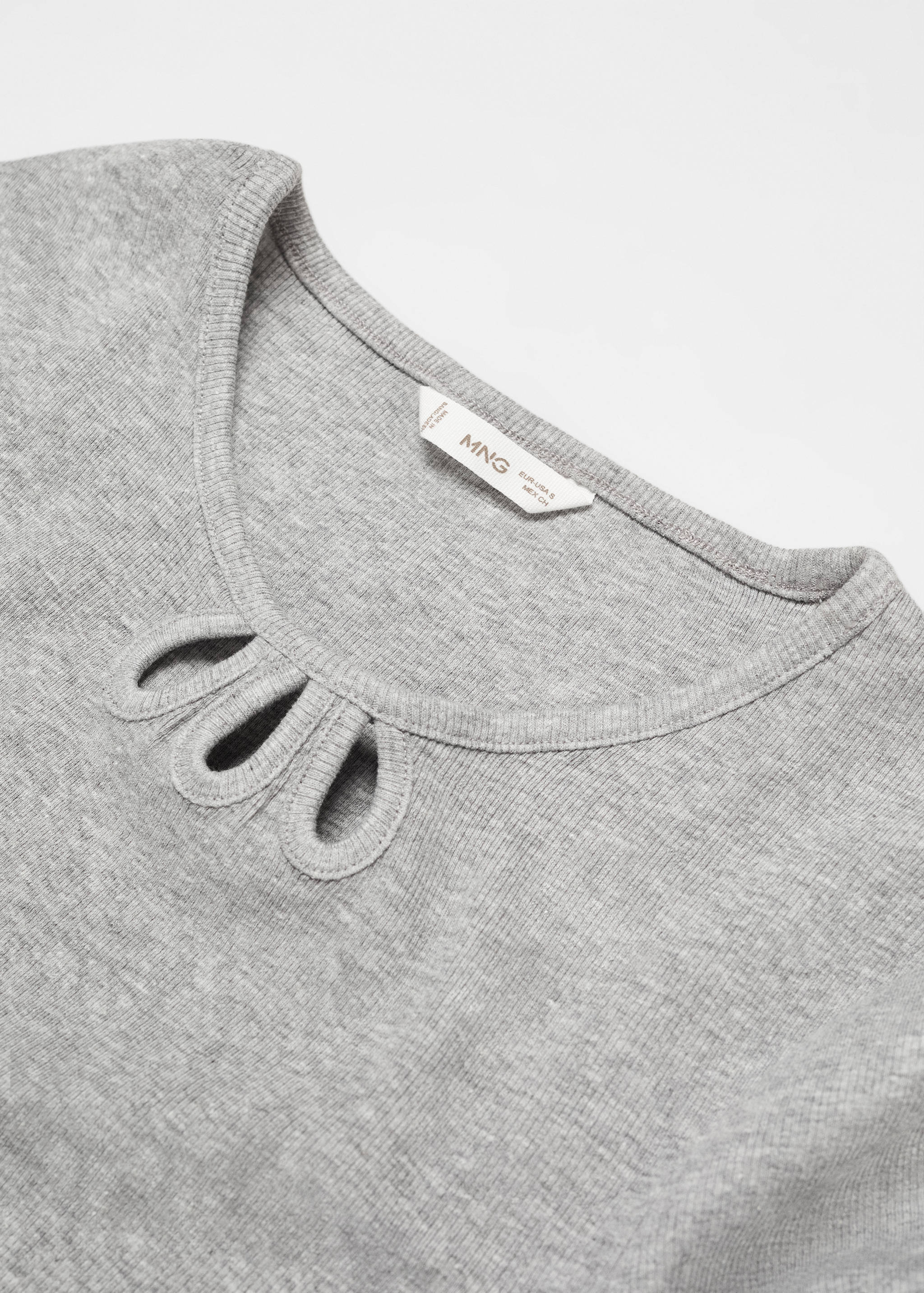 Long-sleeve t-shirt with cut-out - Details of the article 8
