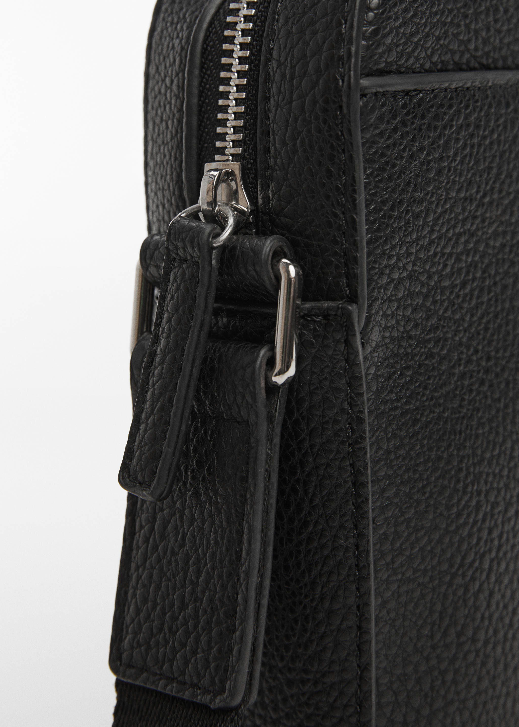 Schultertasche mit Narbenleder-Effekt - Detail des Artikels 3