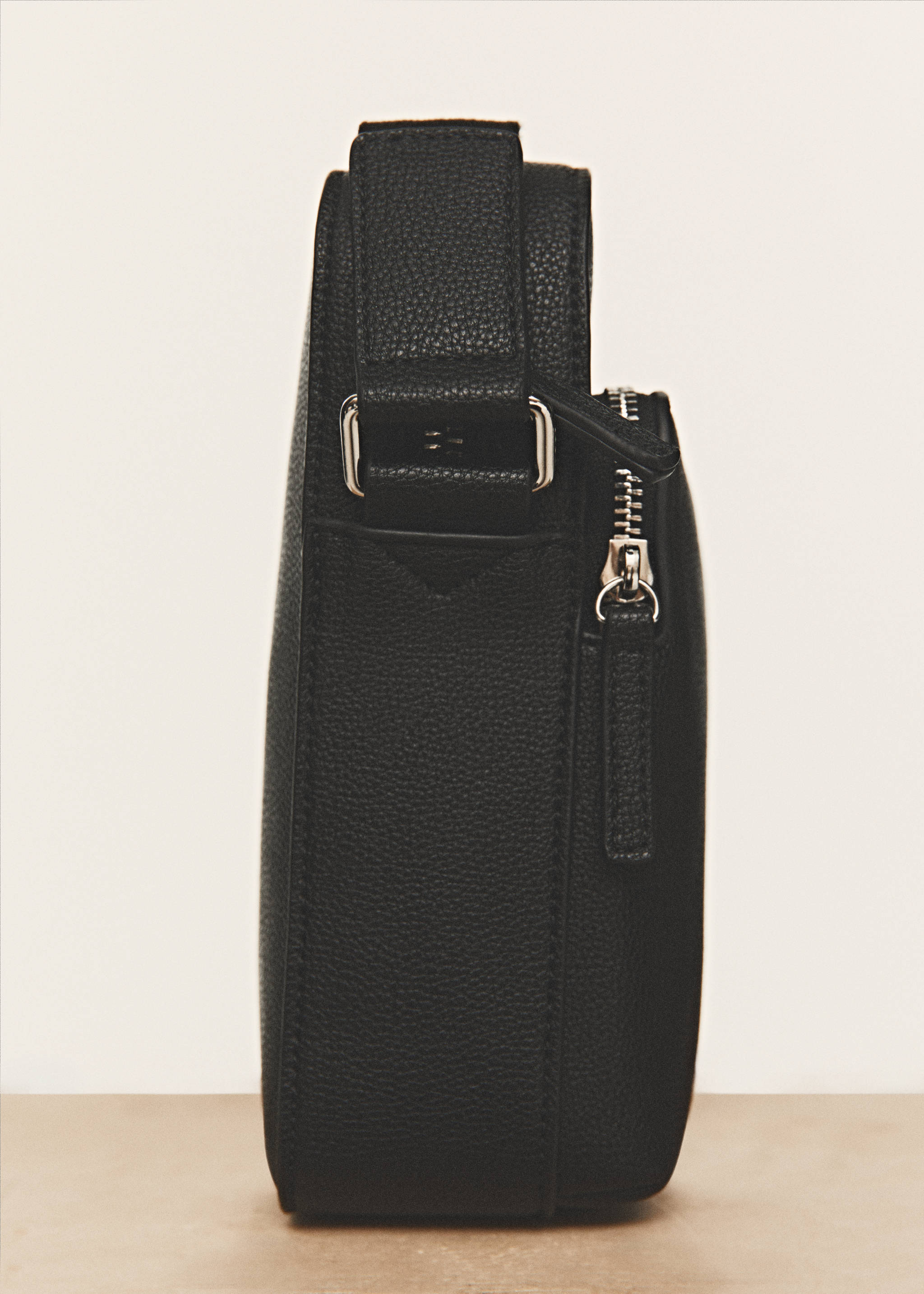 Schultertasche mit Narbenleder-Effekt - Detail des Artikels 5