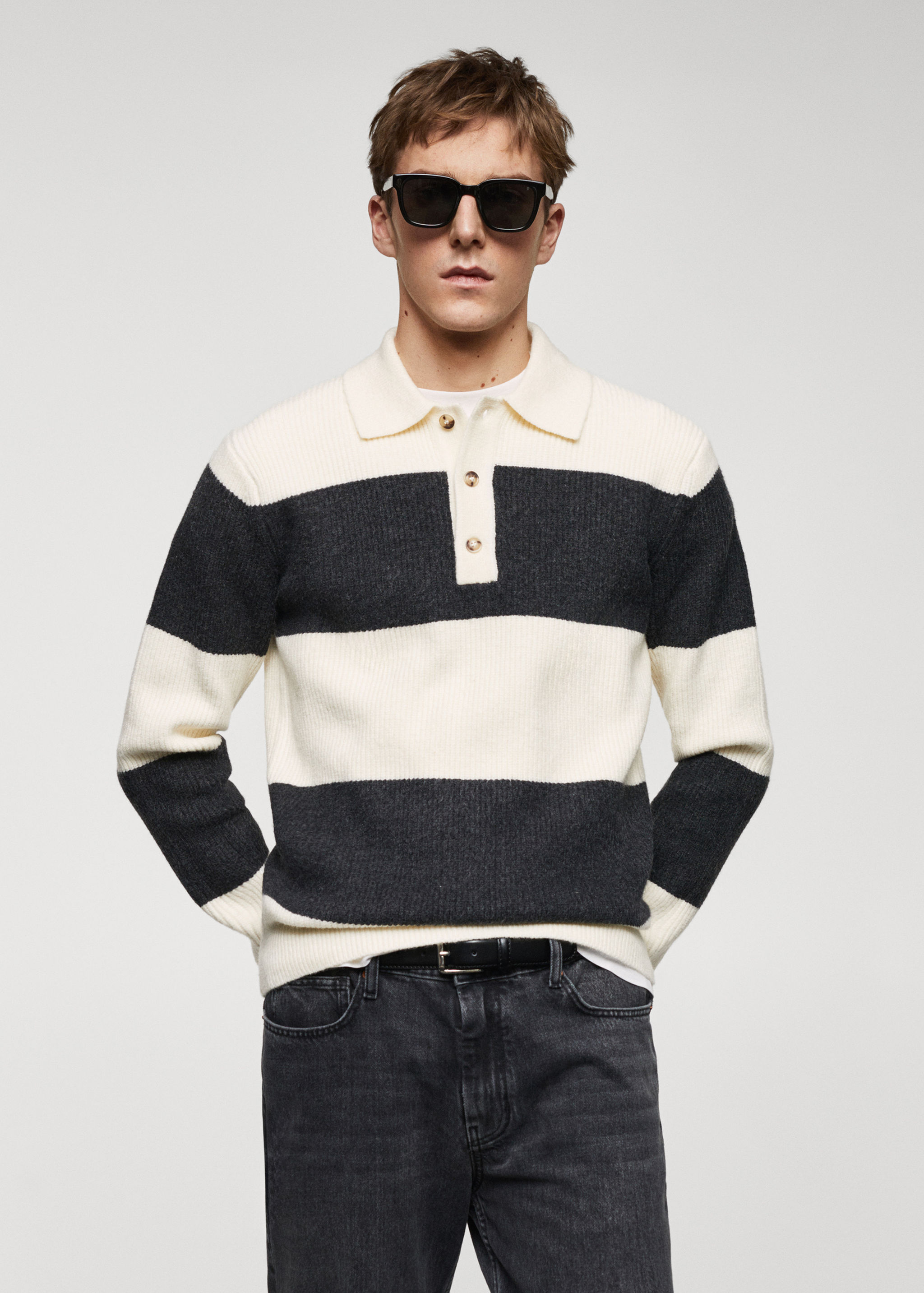 Gestreiftes Poloshirt mit Rippmuster - Mittlere Ansicht