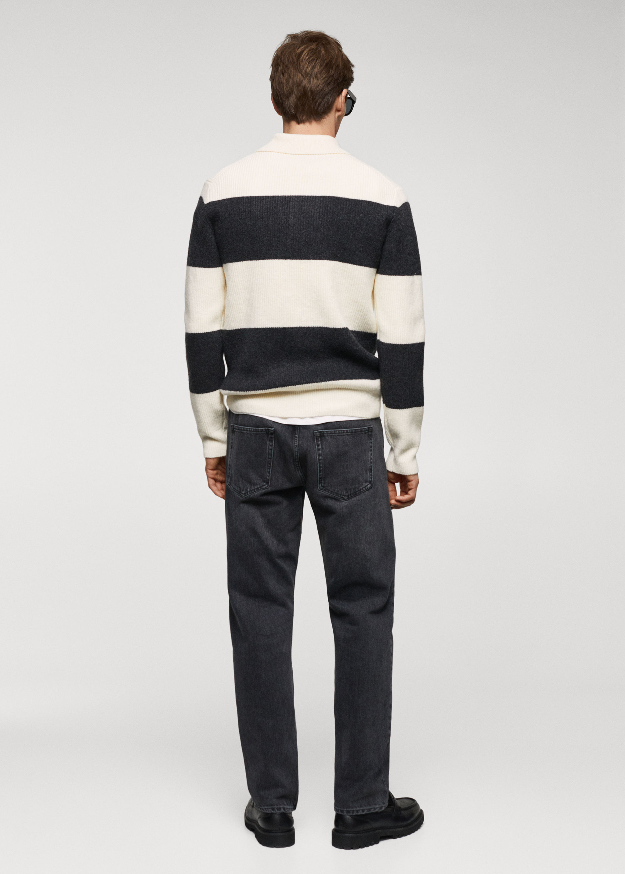Gestreiftes Poloshirt mit Rippmuster - Rückseite des Artikels