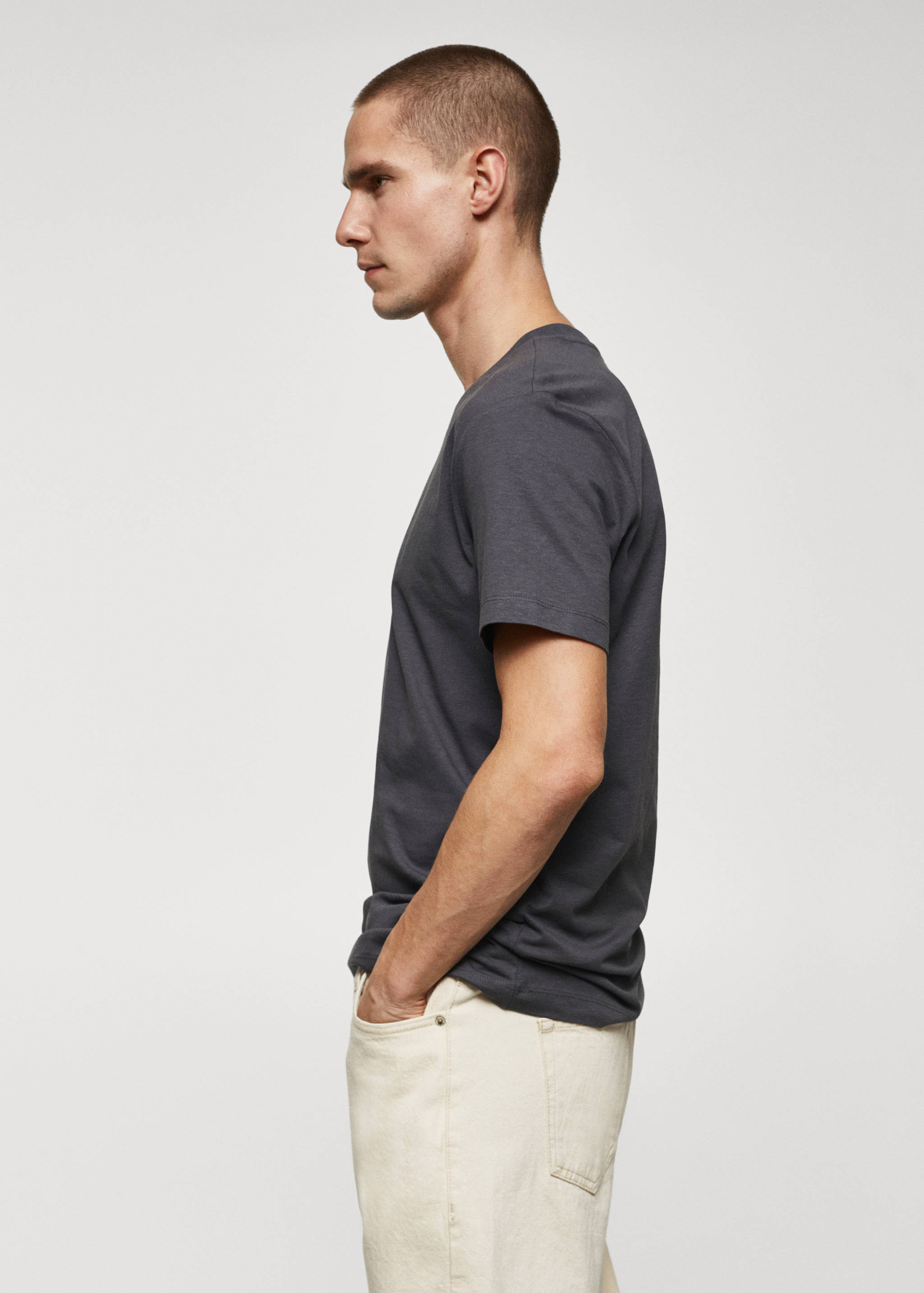 Camiseta básica algodón cuello pico - Detalle del artículo 2