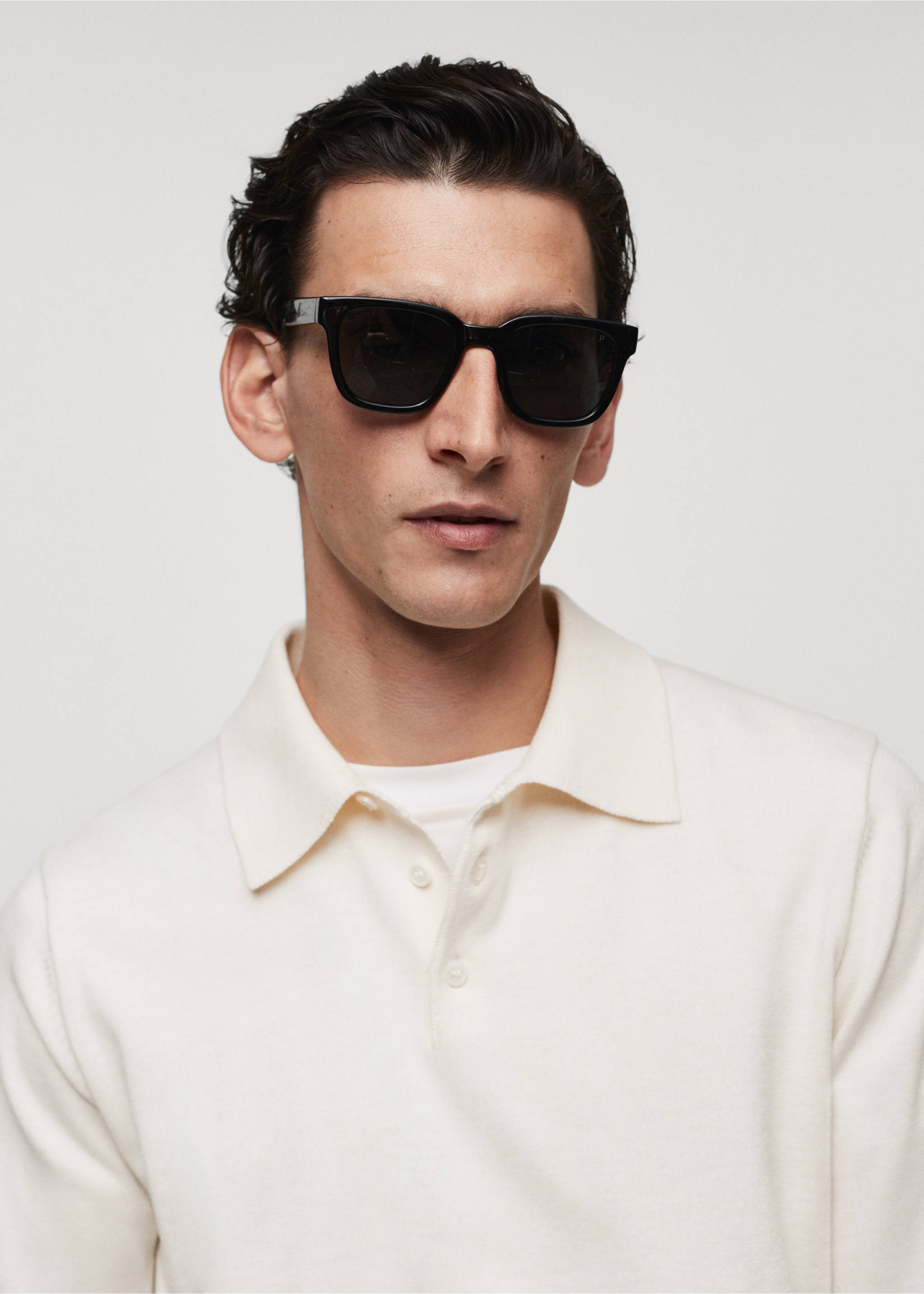 Long-sleeved cotton jersey polo shirt - Details of the article 1, Ecru. Ref: 67090644-00.