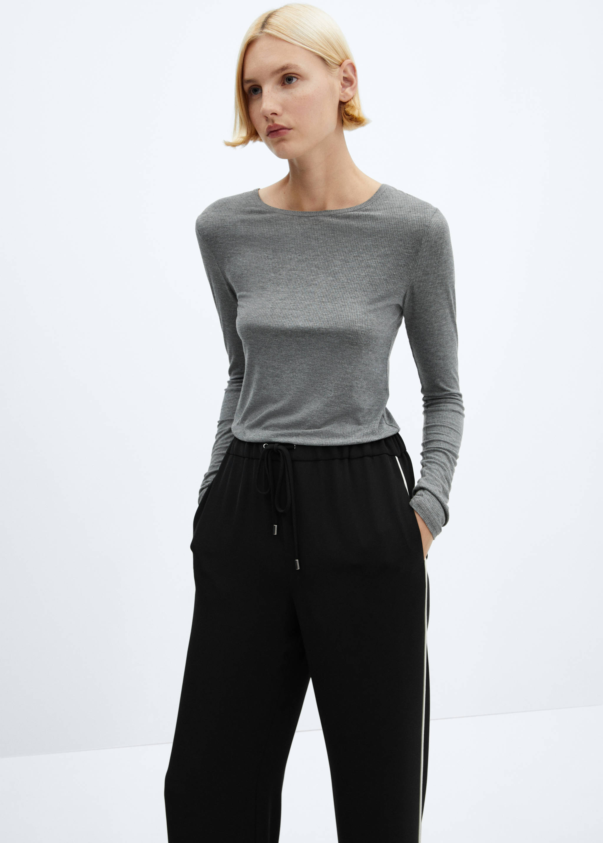 Elastic waist trousers - Details of the article 1