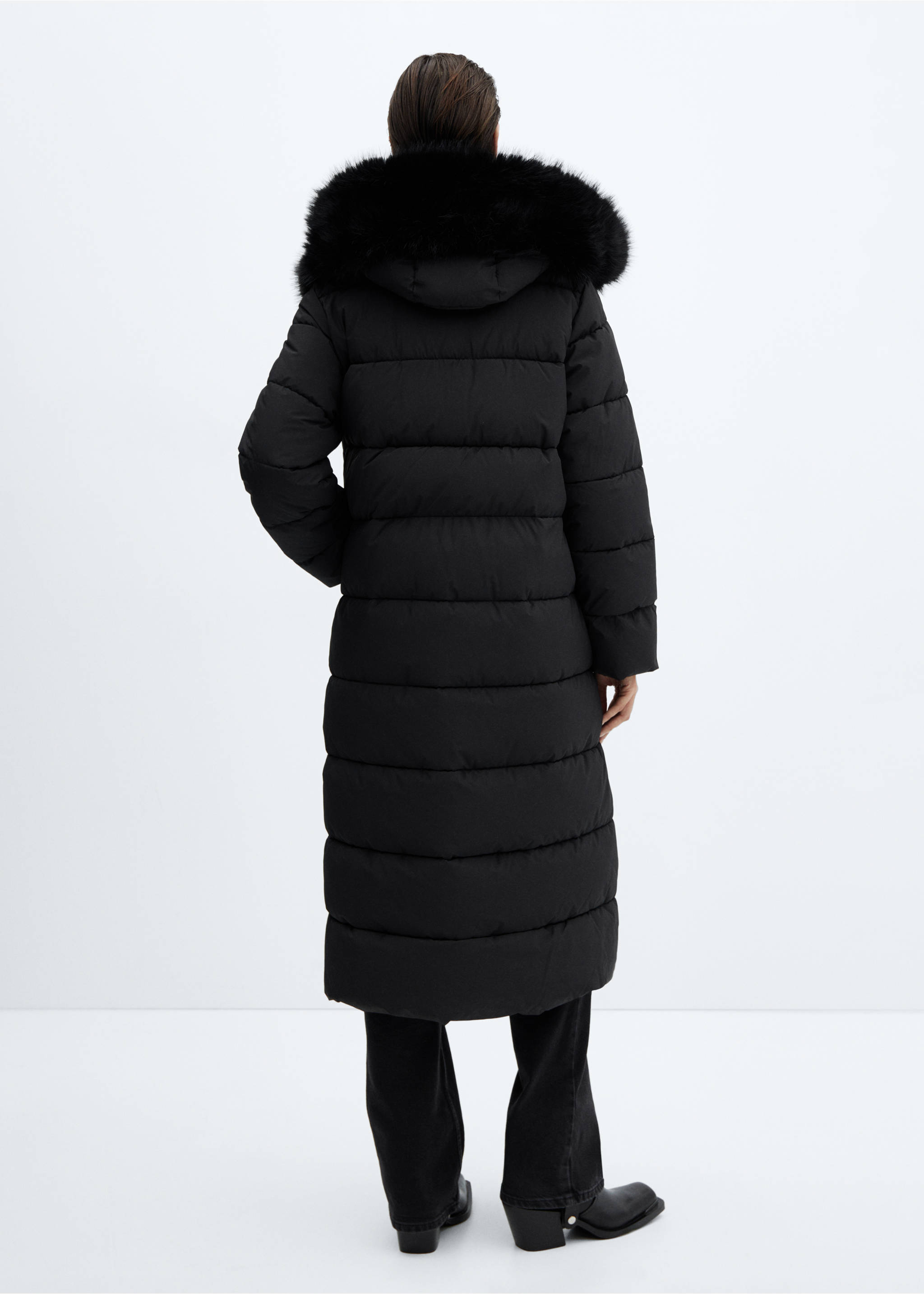 Puffer coat with fur-effect hood - Reverse of the article, Black. Ref: 67090646-00.