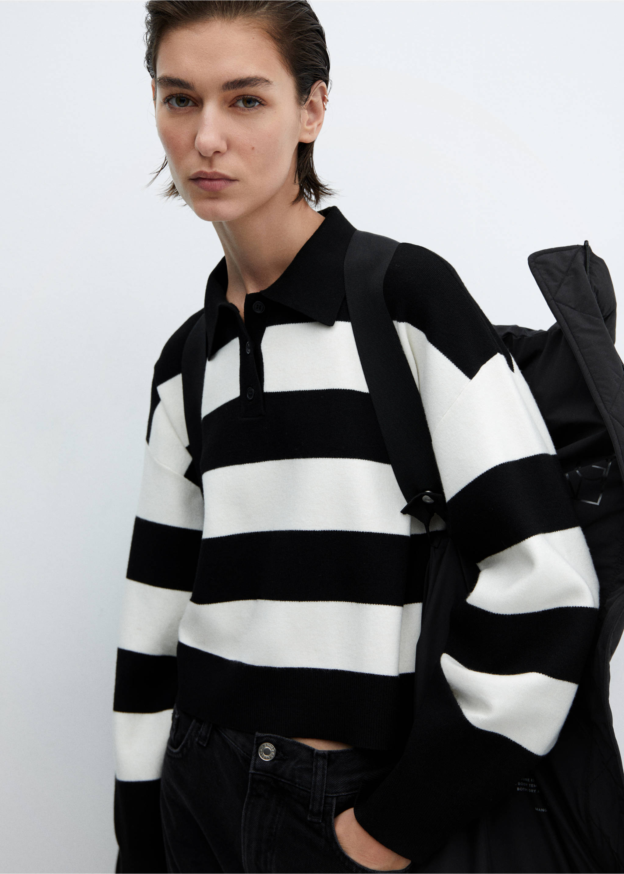 Puffer coat with fur-effect hood - Details of the article 4, Black. Ref: 67090646-00.