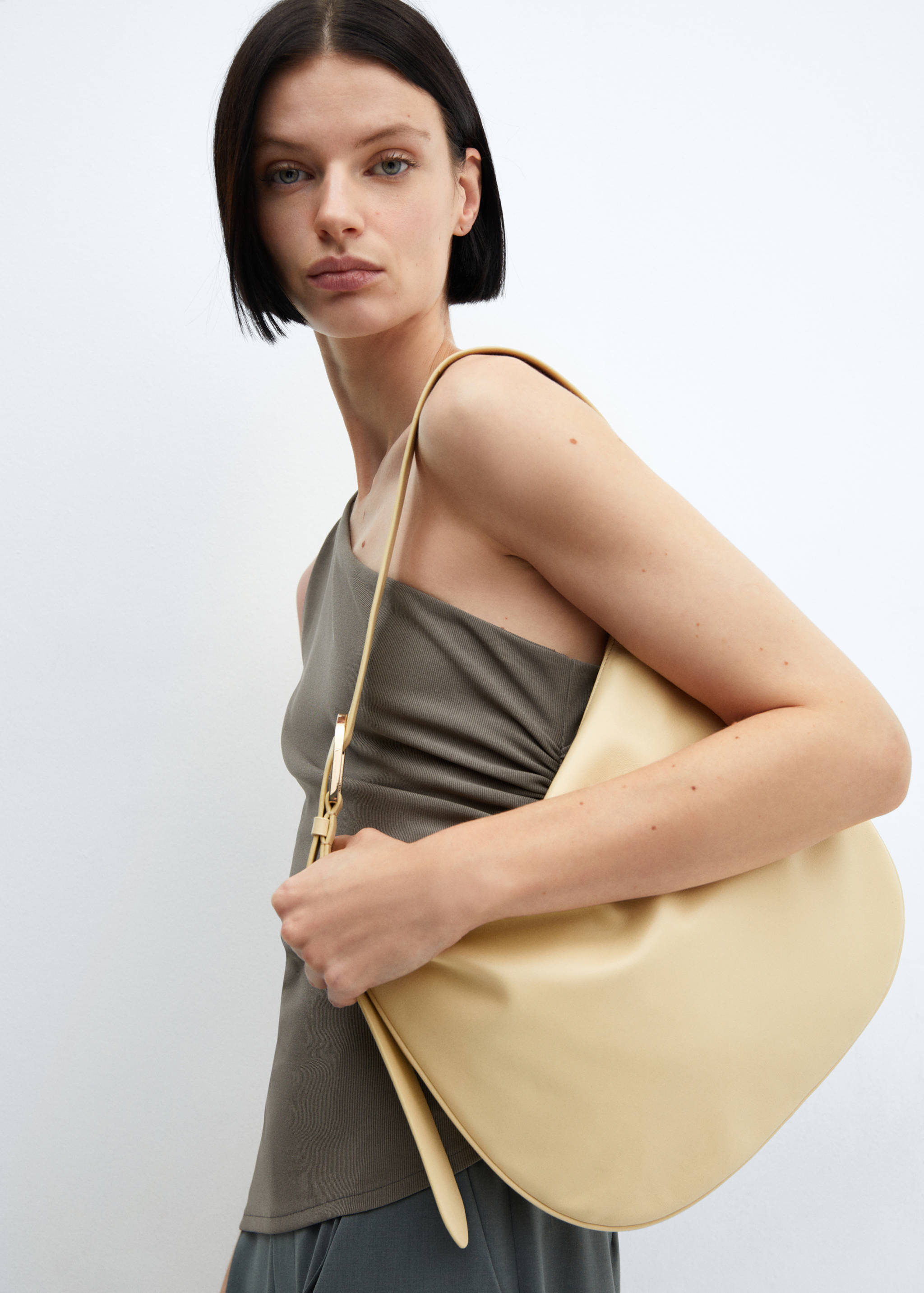 Asymmetric design top - Details of the article 2