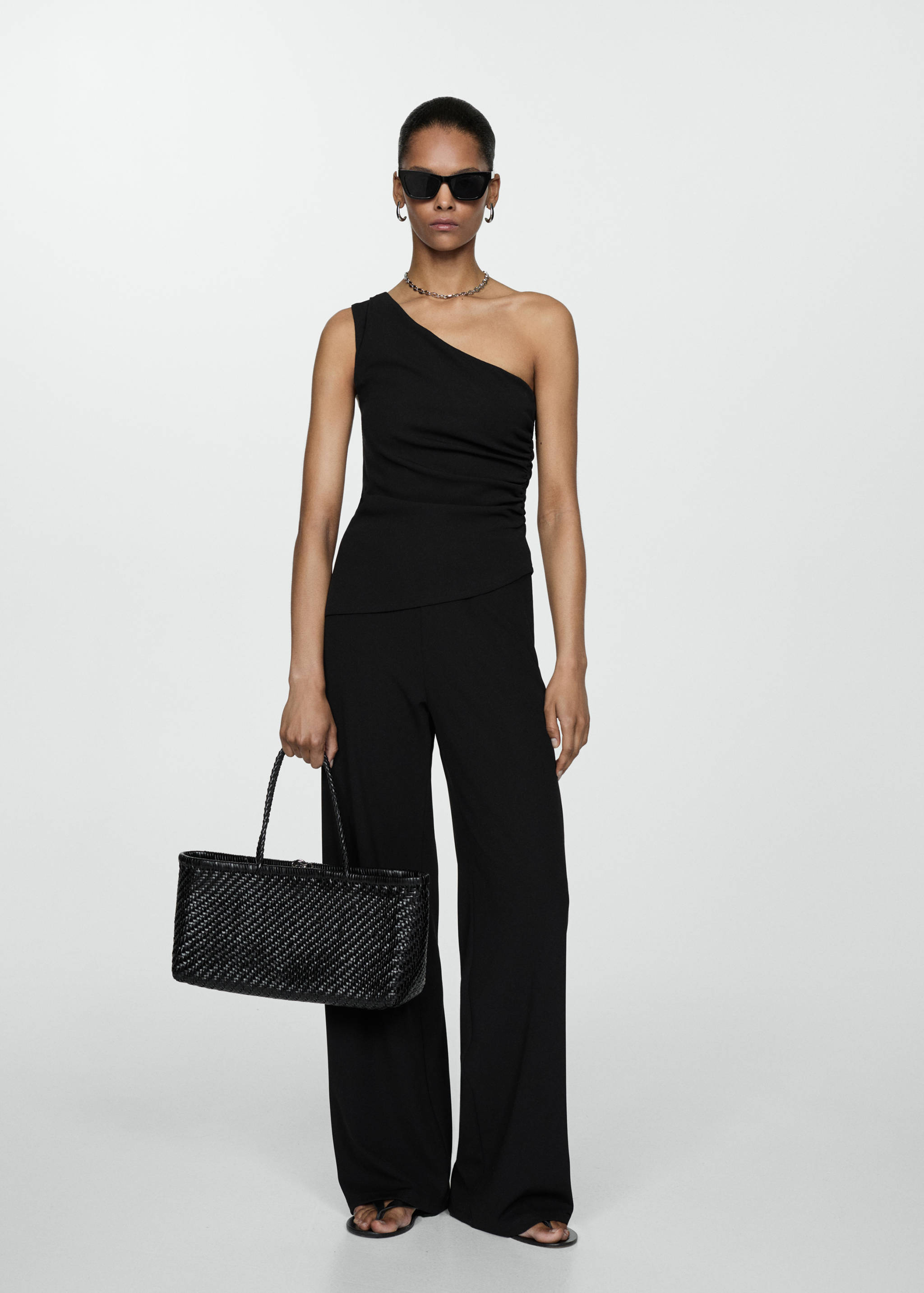 Asymmetric design top - General plane