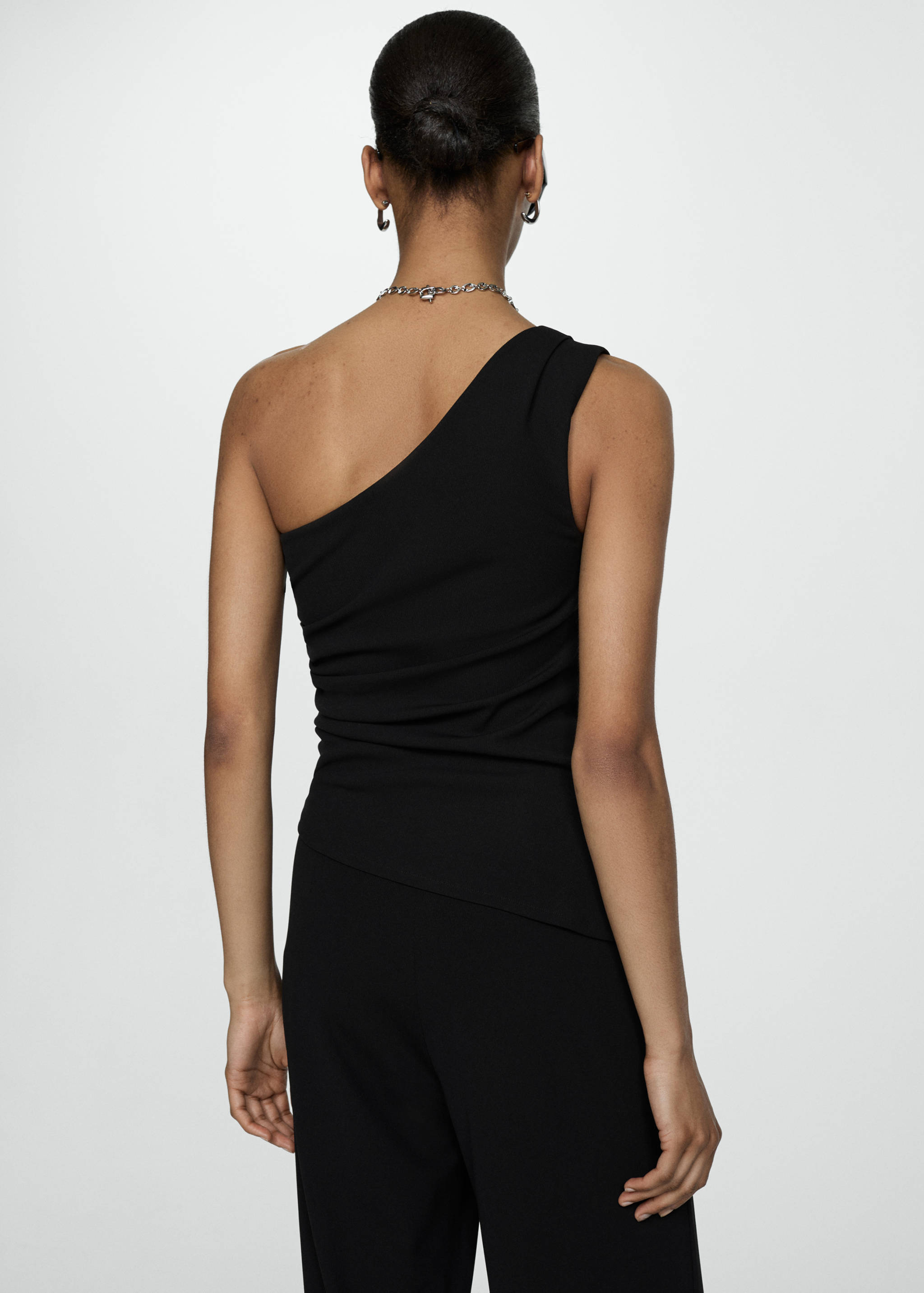 Asymmetric design top - Reverse of the article