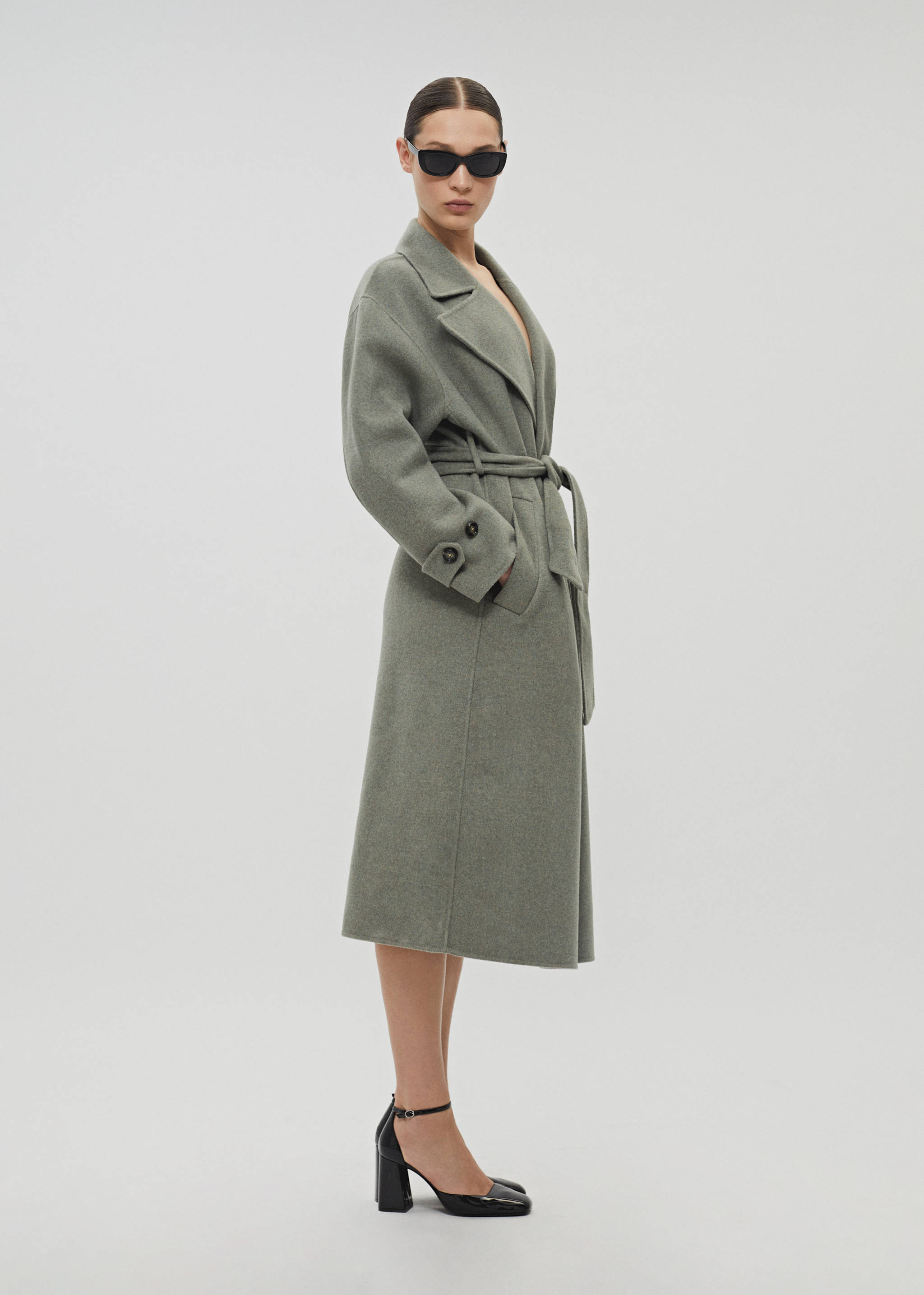 Patent-effect stiletto-heel shoes - Details of the article 6, Black. Ref: 67091011-00.