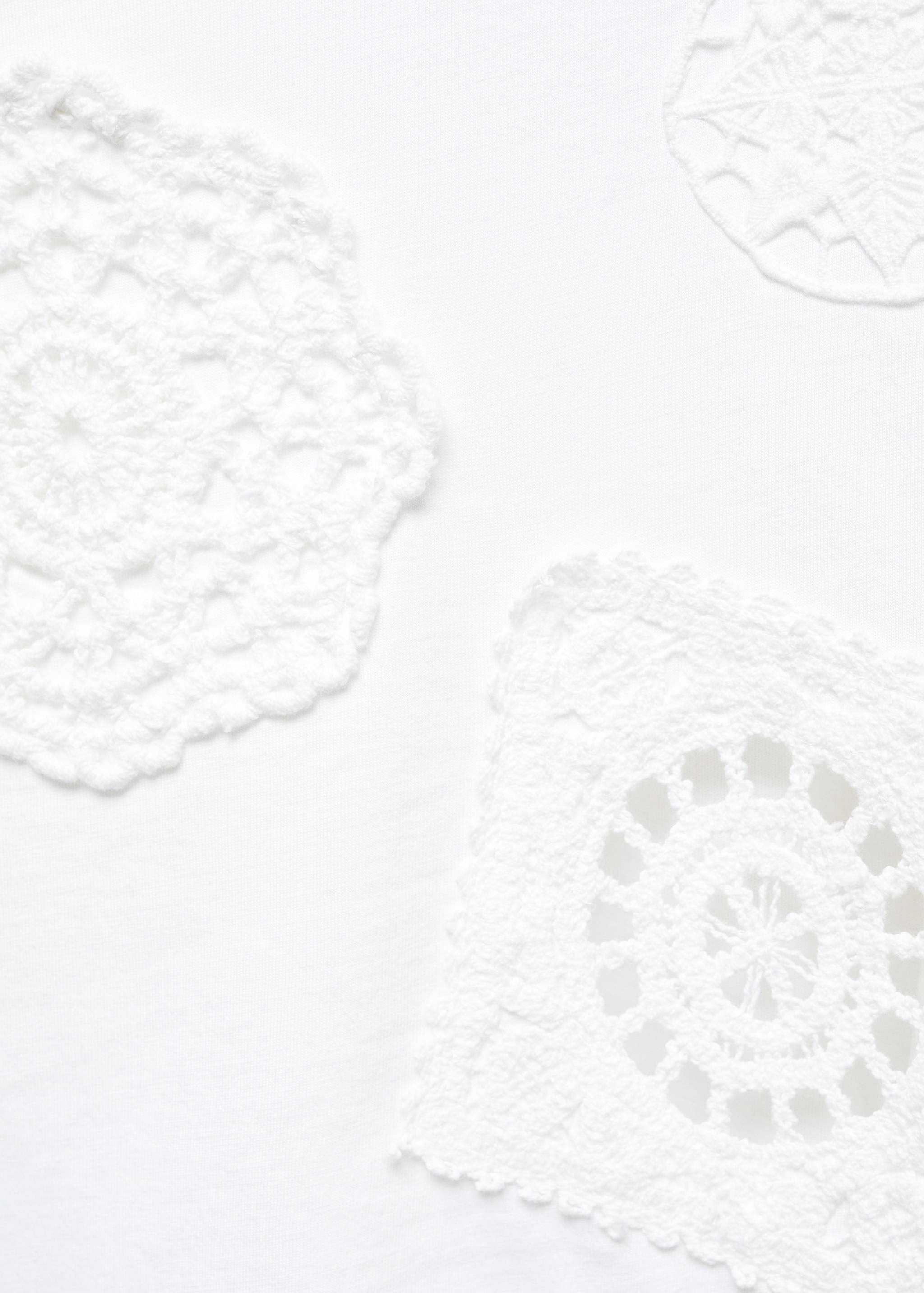 Baumwoll-Shirt mit Stickereien - Detail des Artikels 8