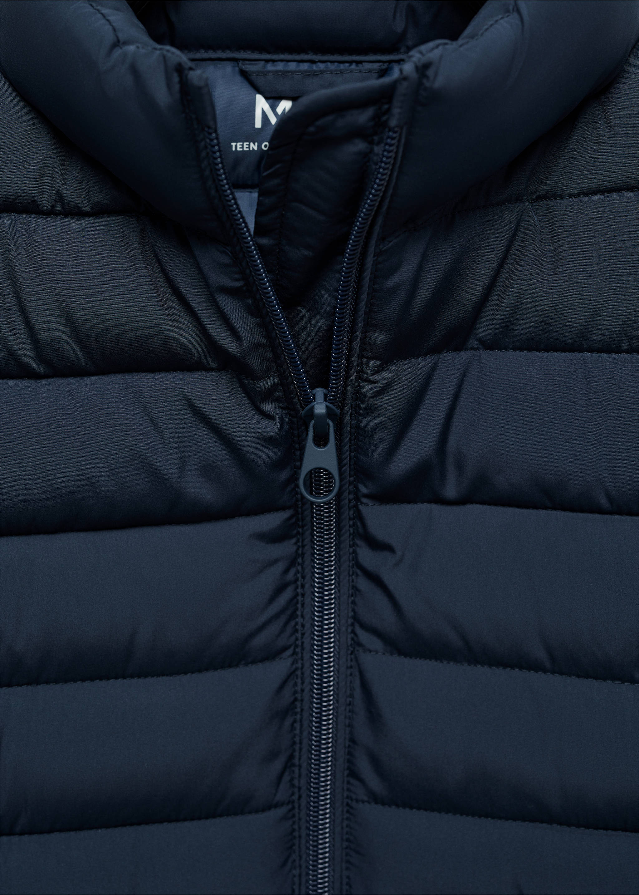 Quilted gilet - Details of the article 8, Dark Navy. Ref: 67092911-00.
