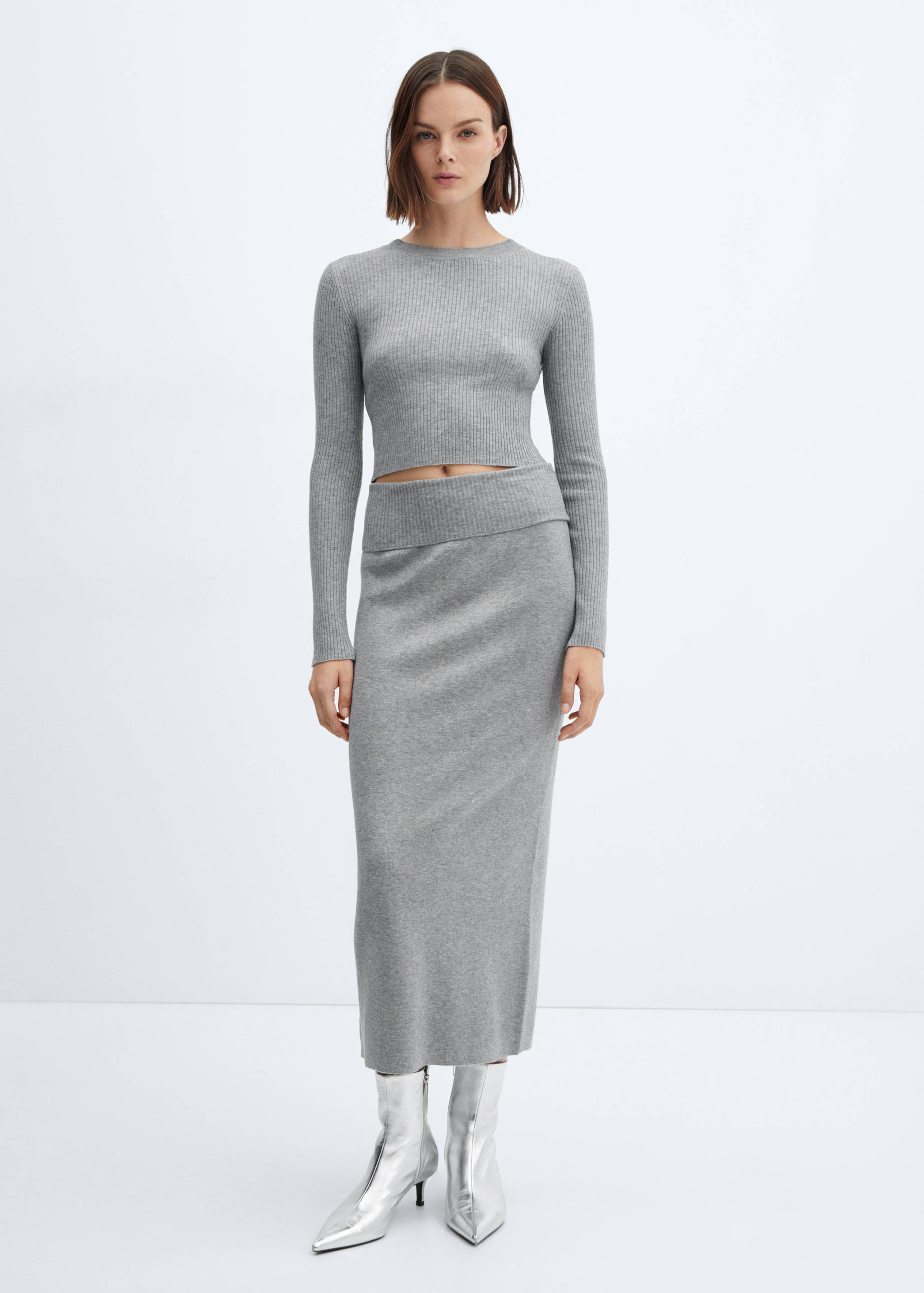 Ribbed round-neck sweater - General plane