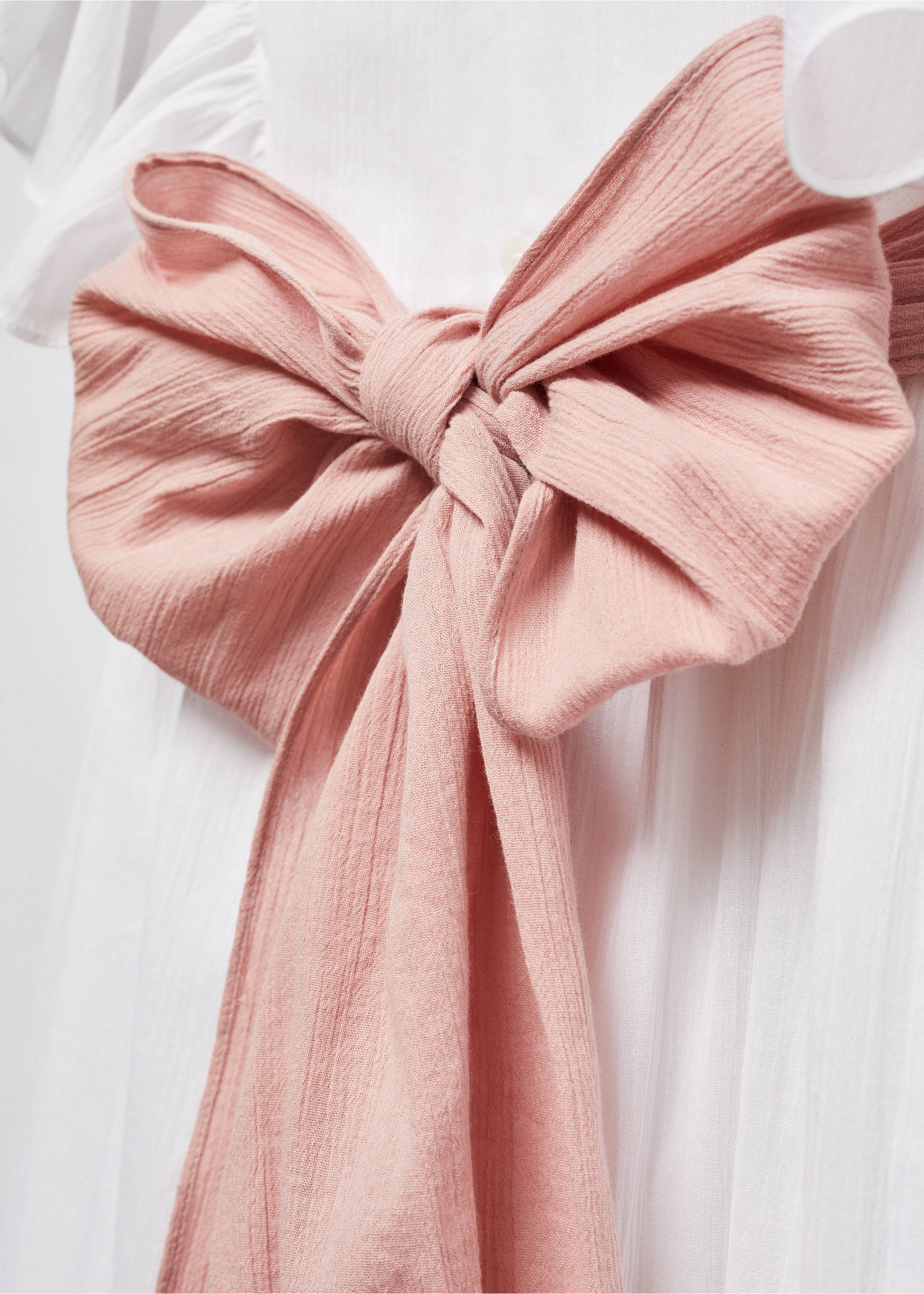 Kleid aus Crinkle-Baumwolle - Detail des Artikels 0, Weiß. Ref: 67093694-00.