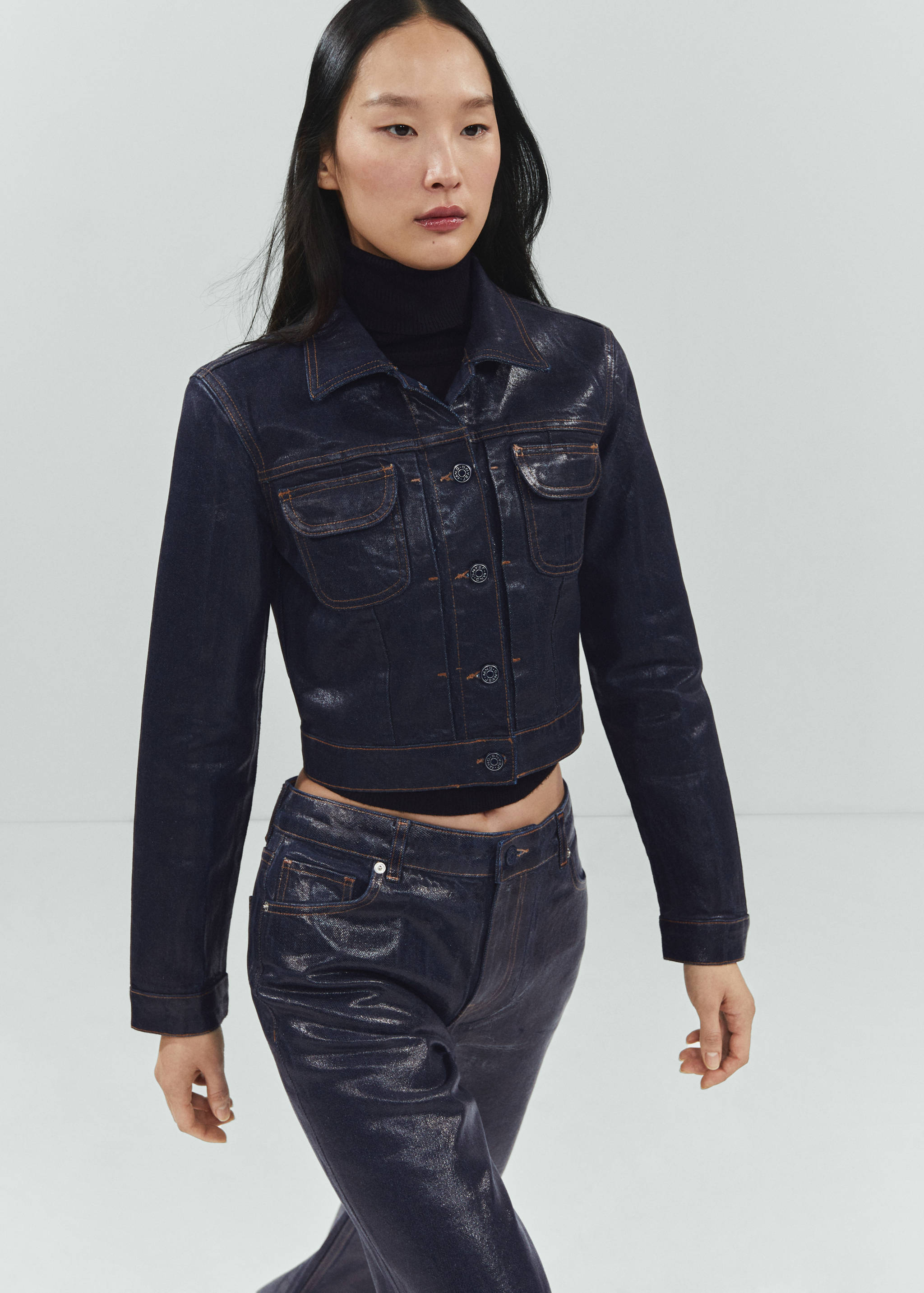 Cazadora vaquera estructurada foil - Plano medio