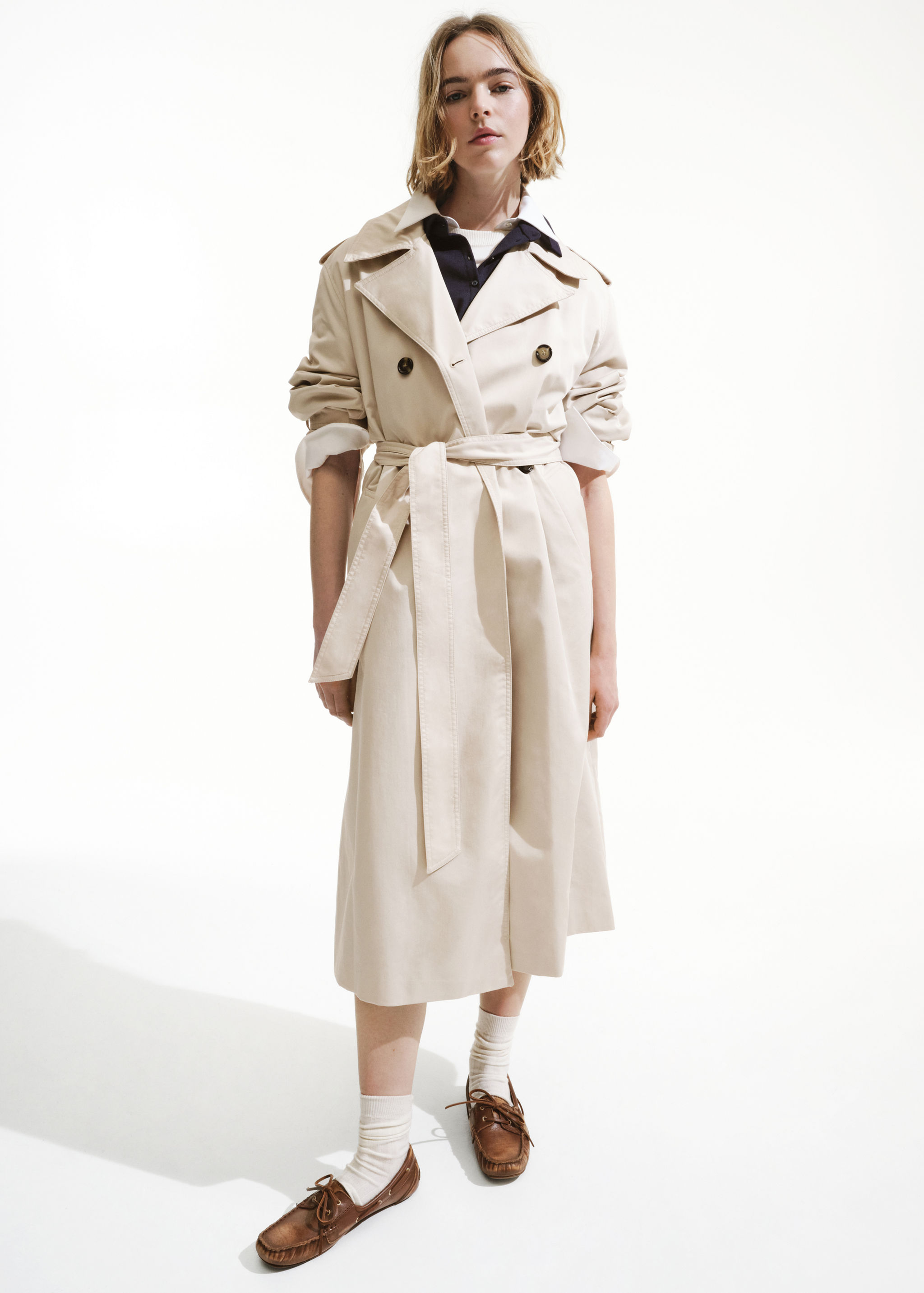 Double-breasted trench coat - Details of the article 7