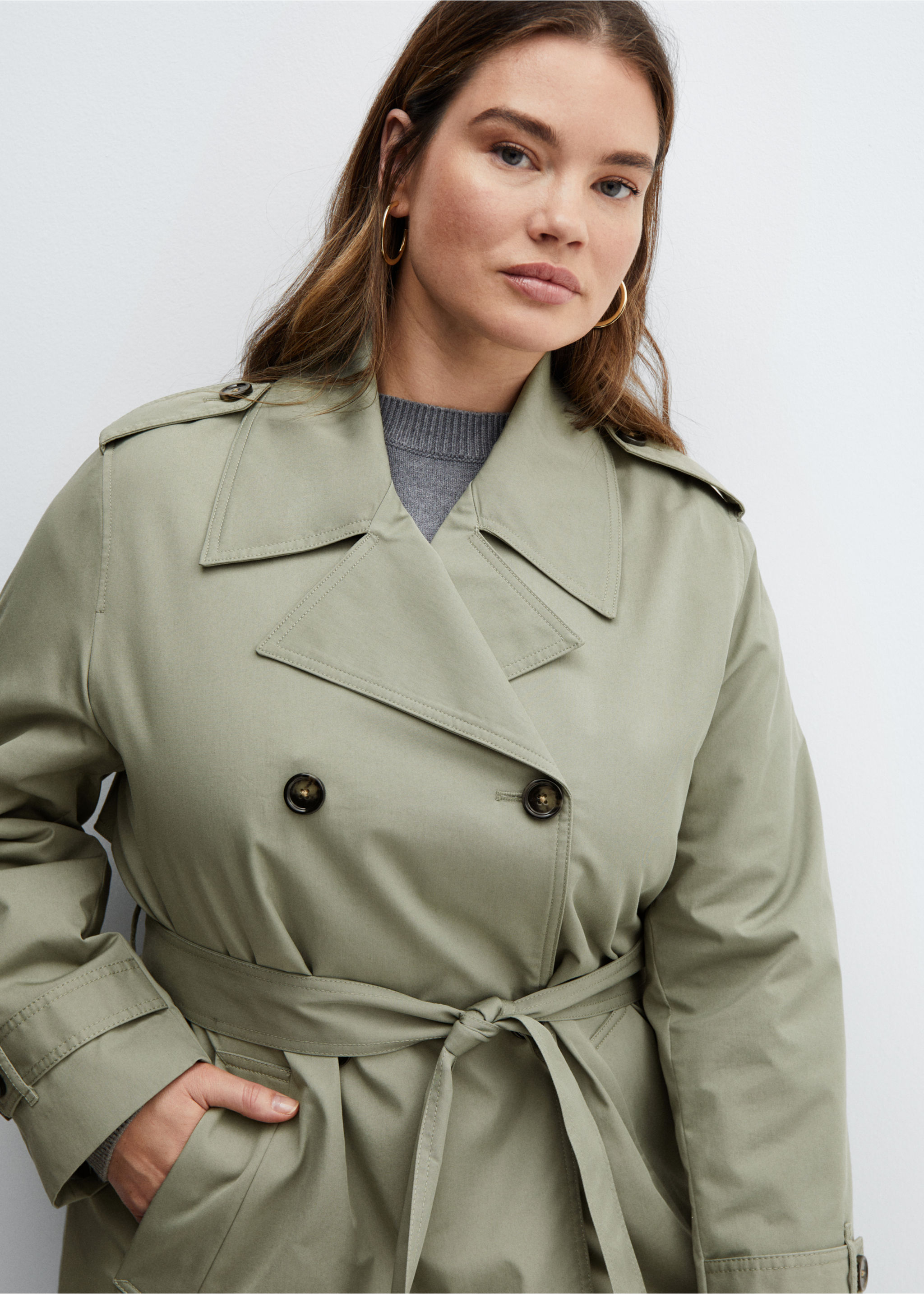 Double-breasted trench coat - Details of the article 4