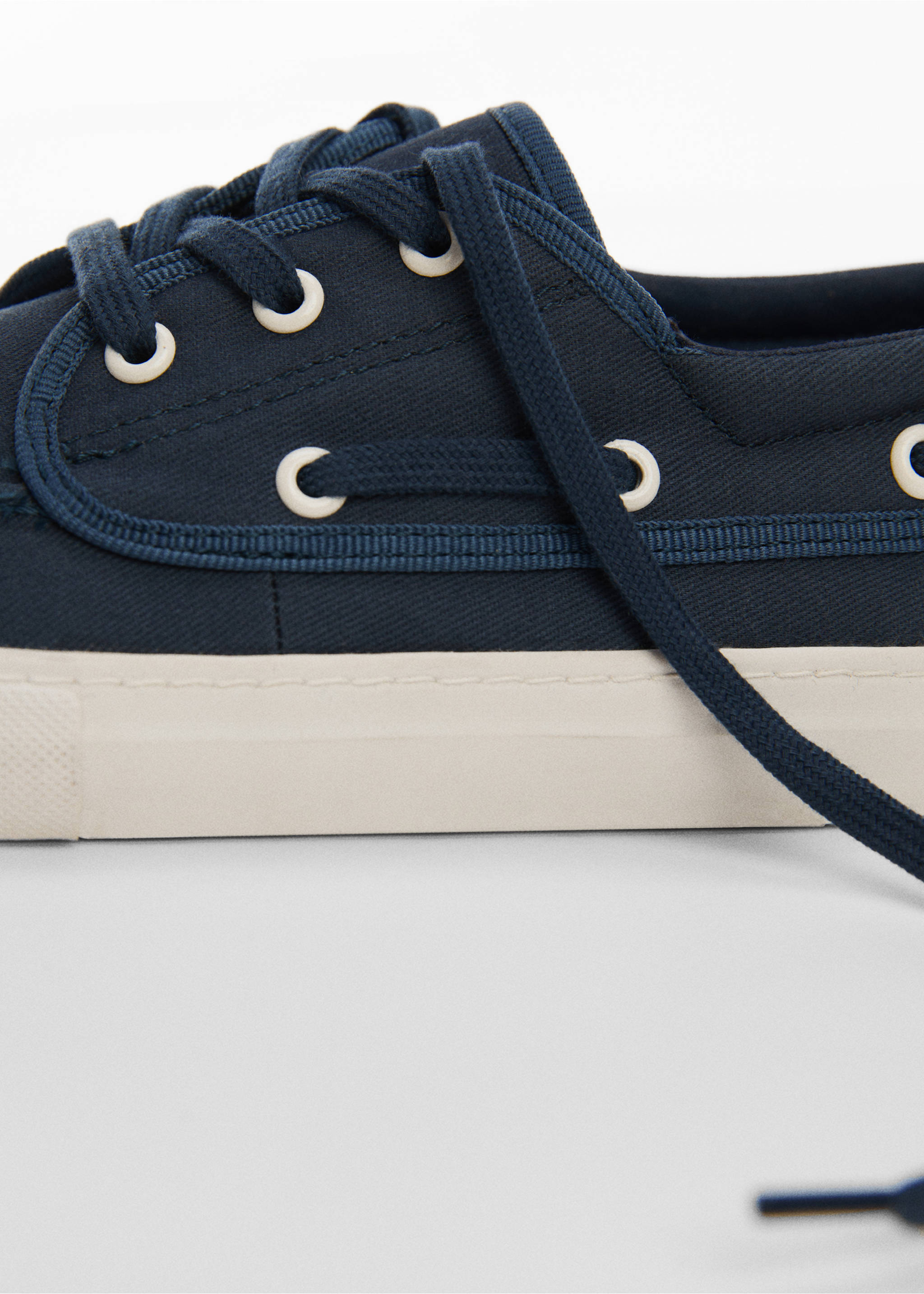 Sporty nautical laces - Details of the article 2, Blue. Ref: 67094018-00.