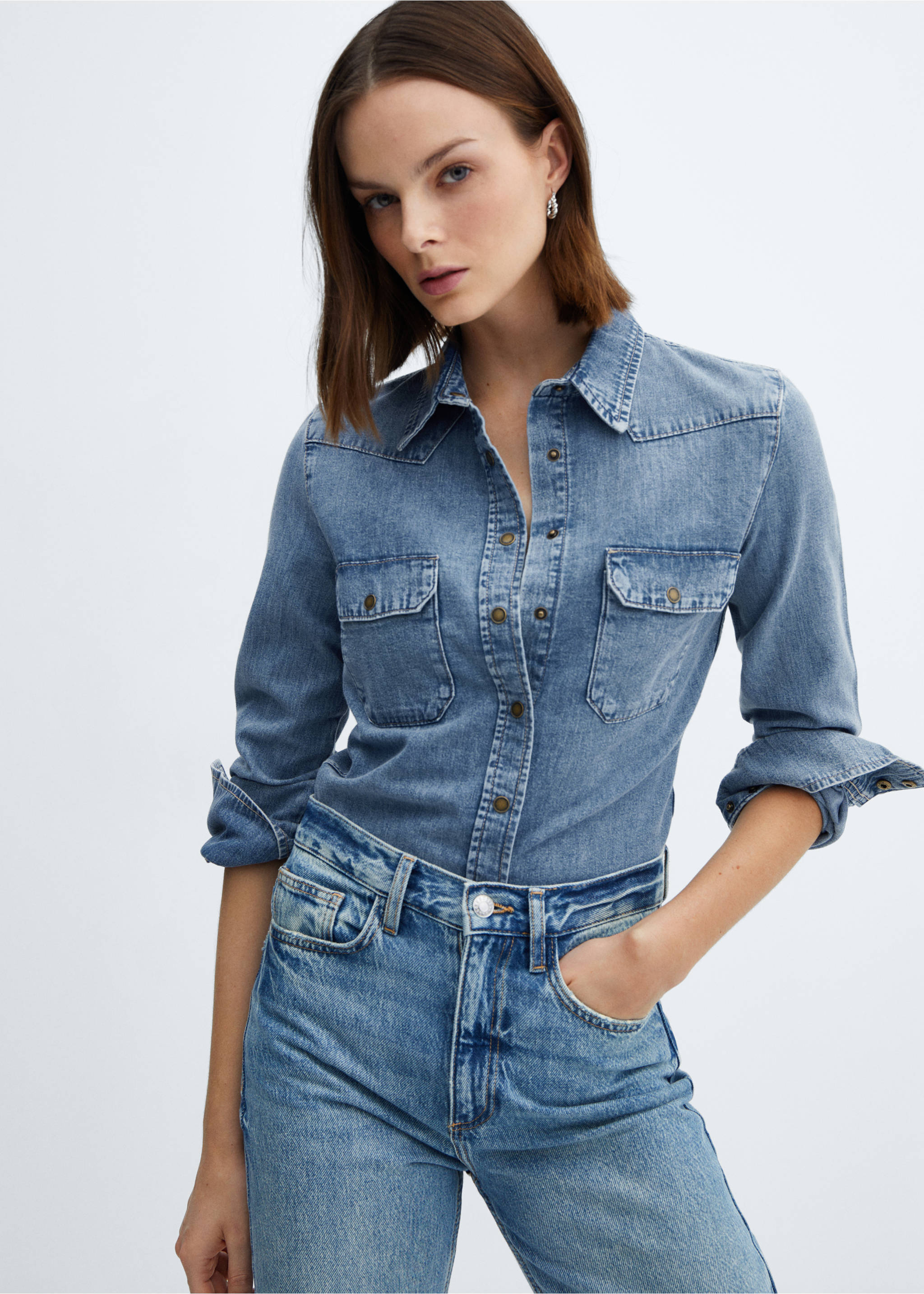 Cămașă din denim cu buzunare - Plan mediu, Albastru mediu. Ref: 67094022-00.