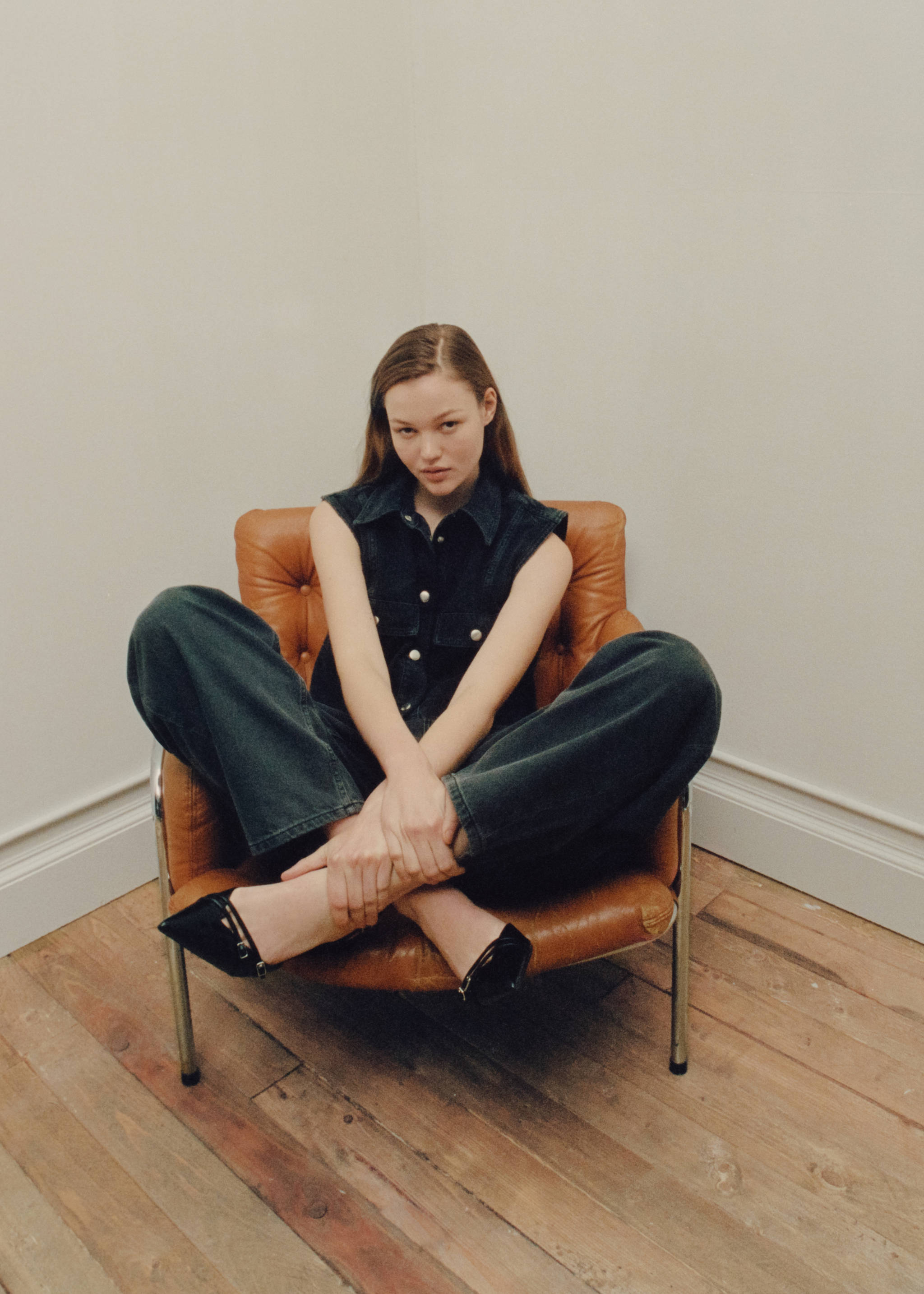 Jeansweste in Cropped-Länge - Detail des Artikels 9