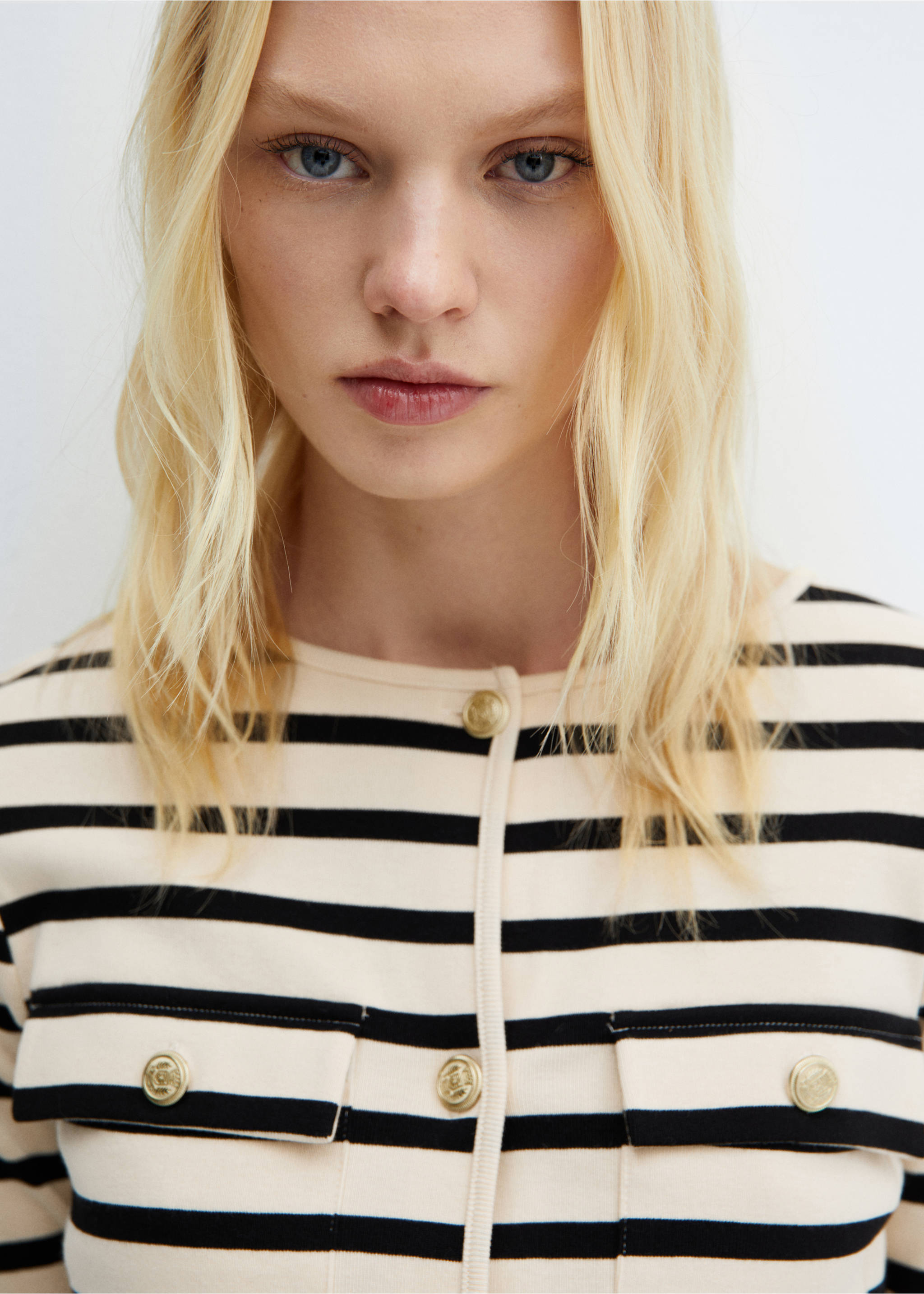 Striped cardigan with buttons - Details of the article 1, Ecru. Ref: 67094036-00.