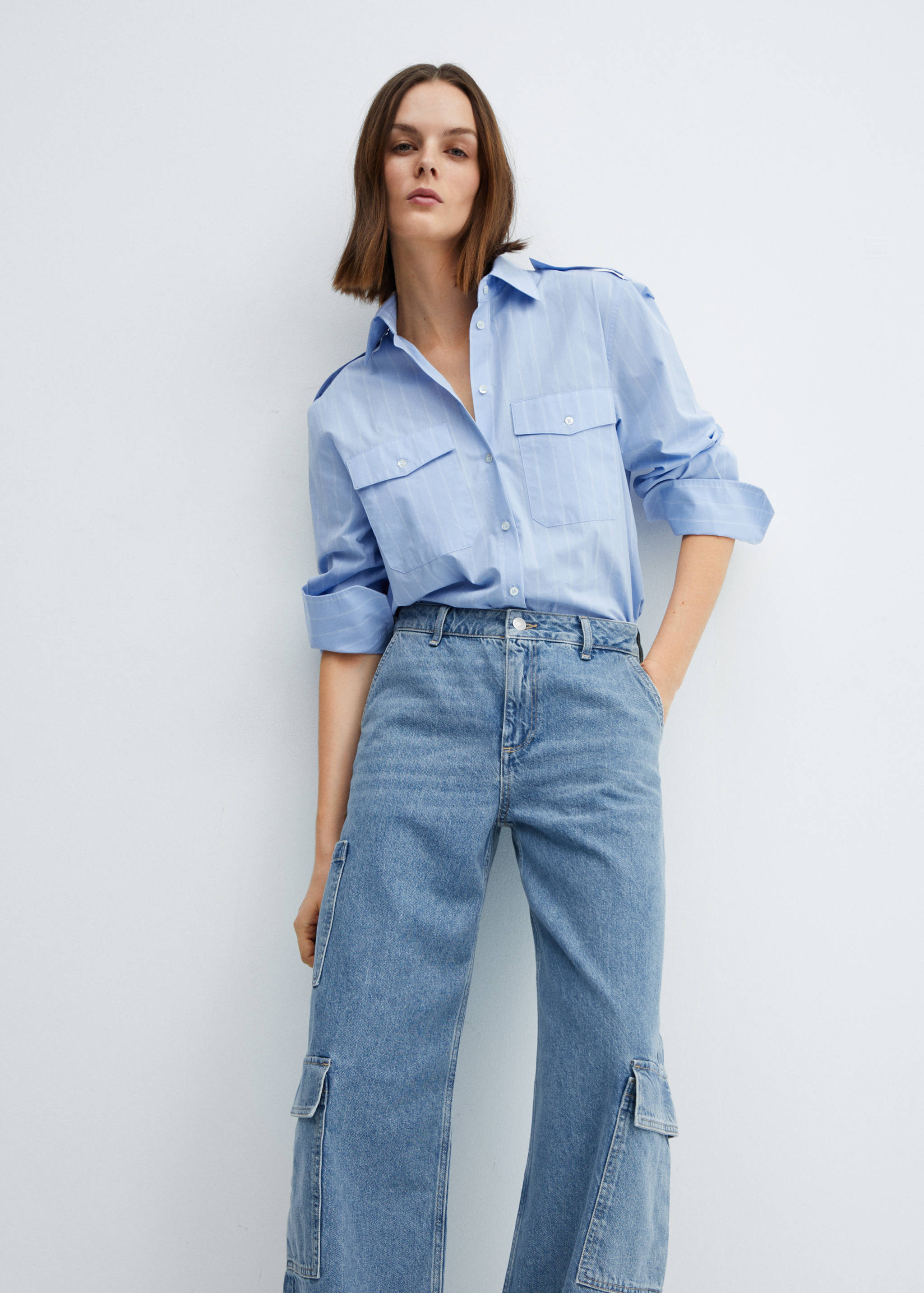 Calças de ganga loose fit com estilo cargo e bolsos - Pormenor do artigo 2